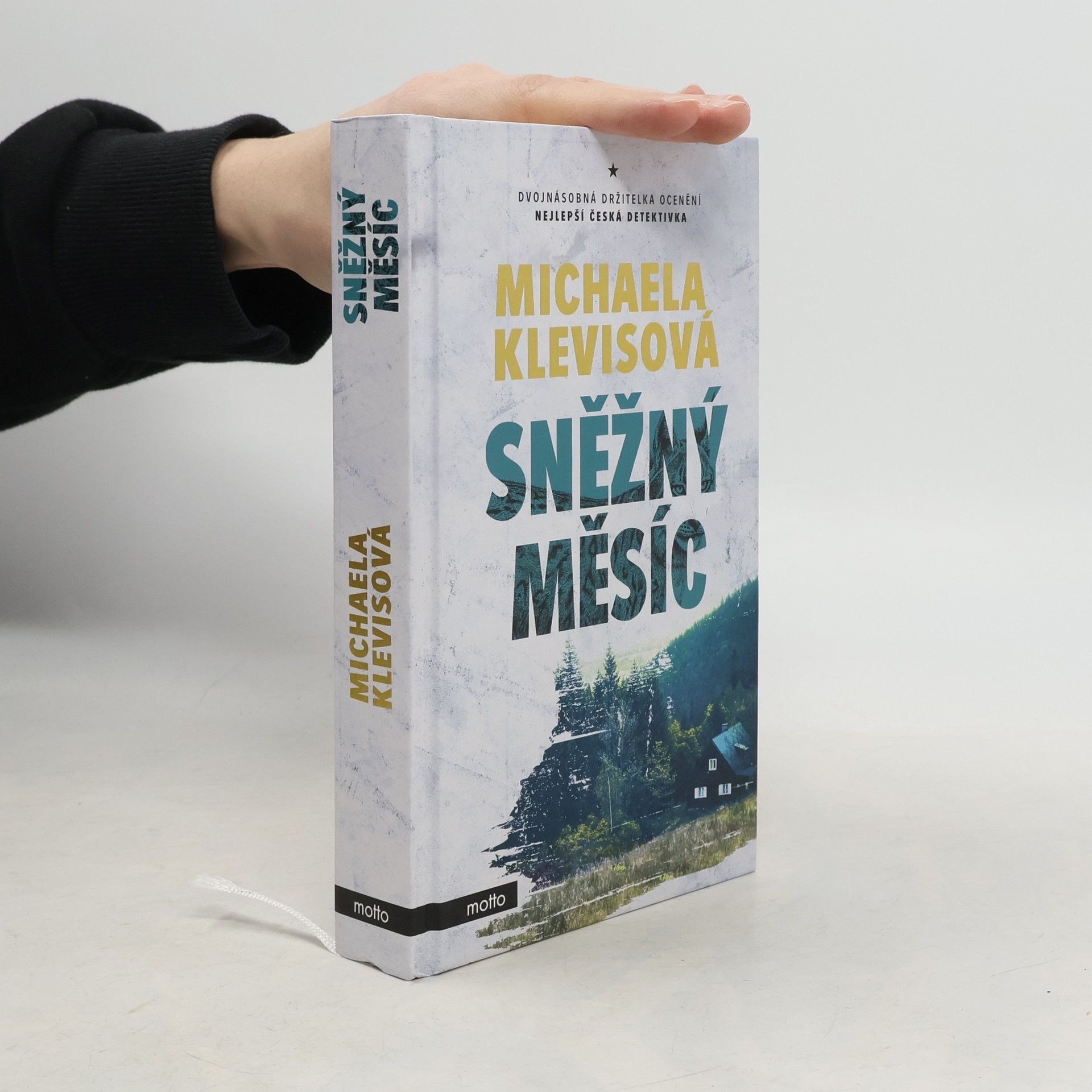 Michaela Klevisová Sněžný měsíc