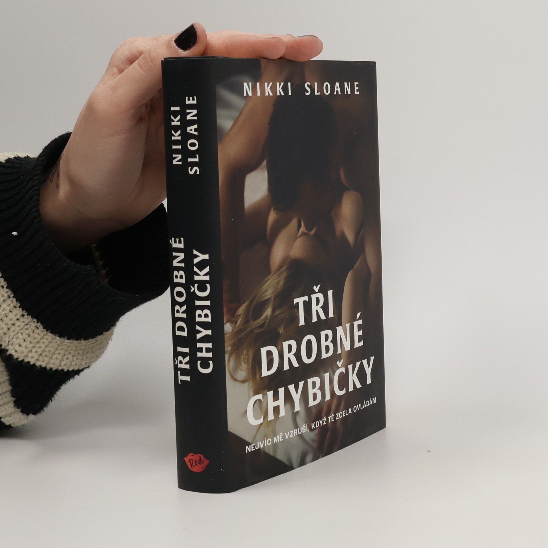 Nikki Sloane Tři drobné chybičky