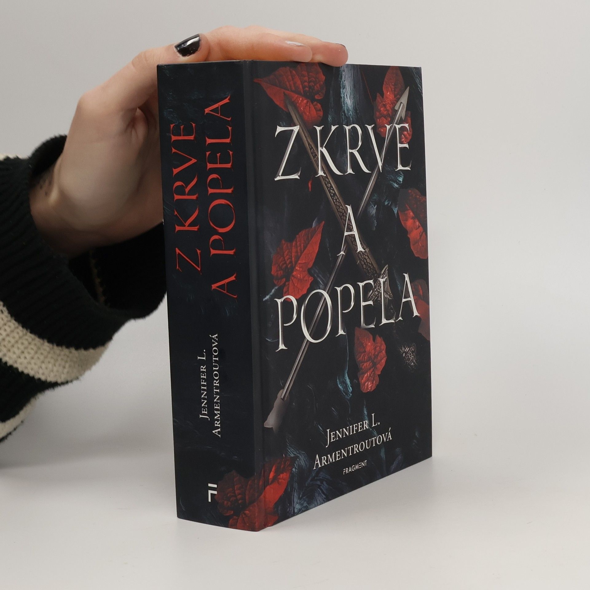 Jennifer L. Armentrout Z krve a popela