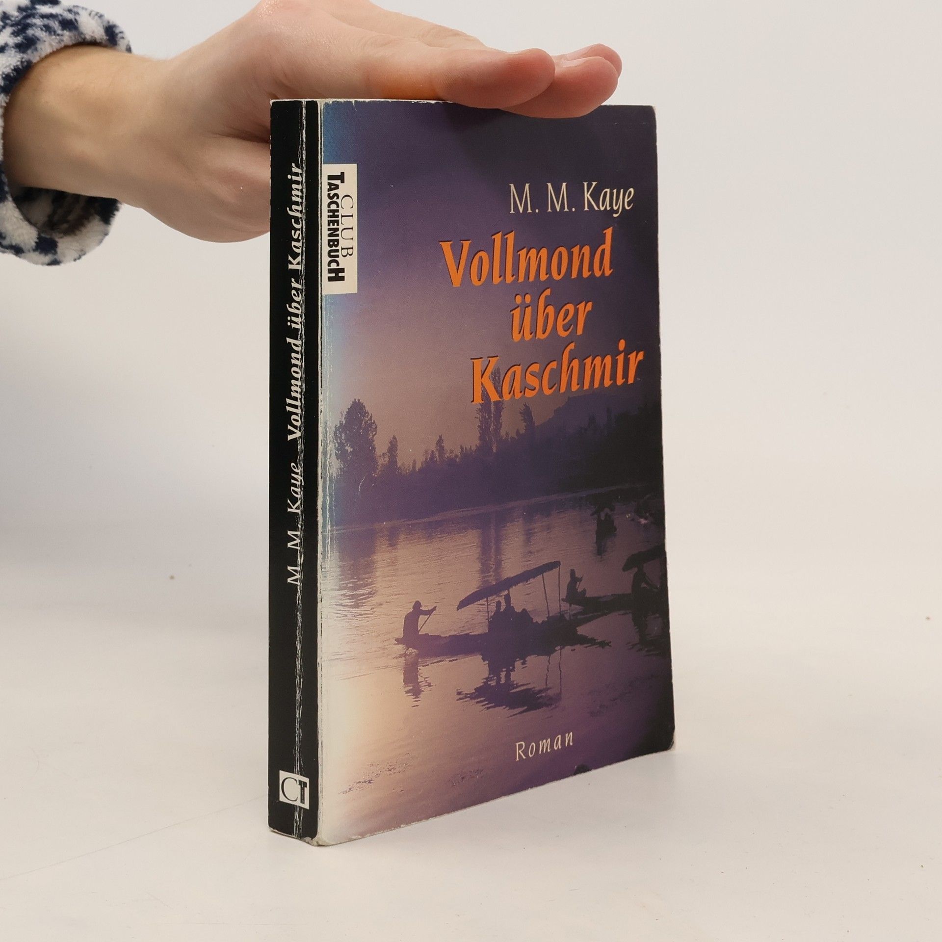 M. M. Kaye Vollmond über Kaschmir