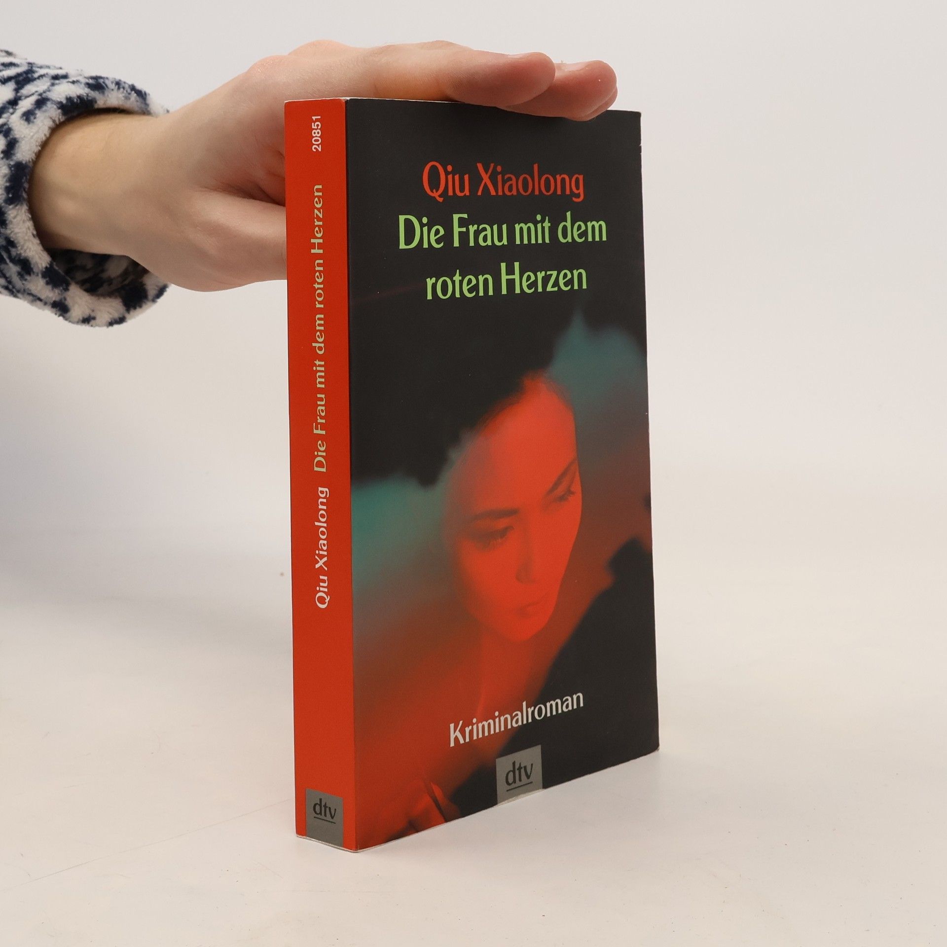 Xiaolong Qiu Die Frau mit dem roten Herzen