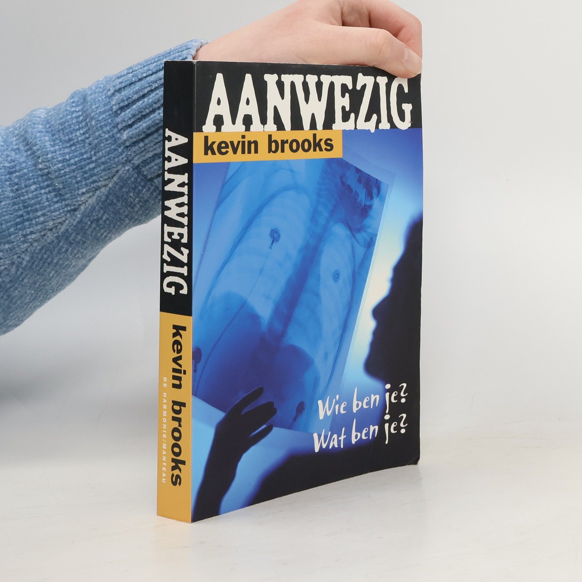 Kevin M. Brooks Aanwezig