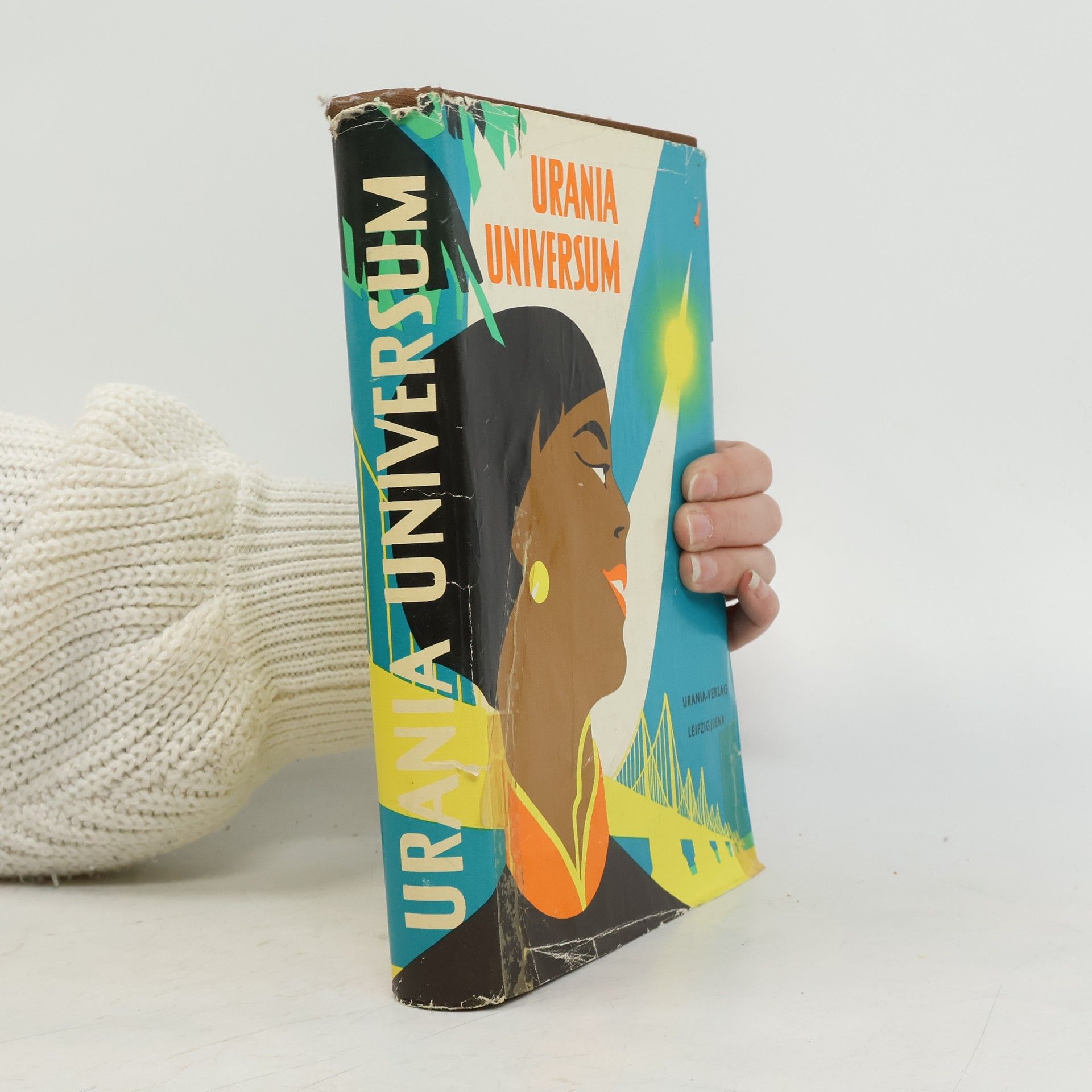 Autores varios Urania Universum