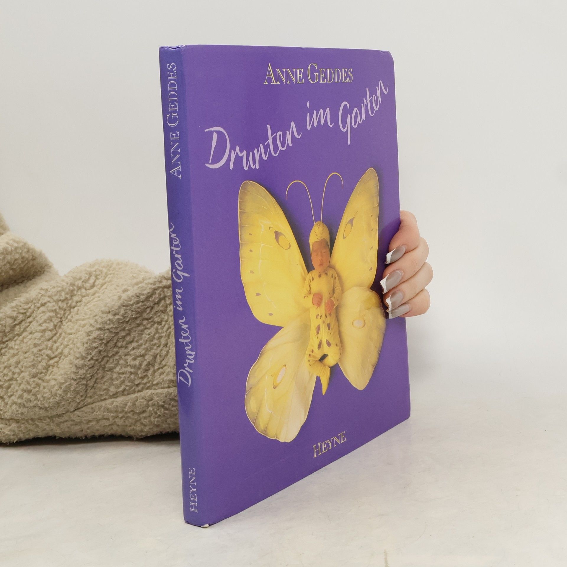 Anne Geddes Drunten im Garten