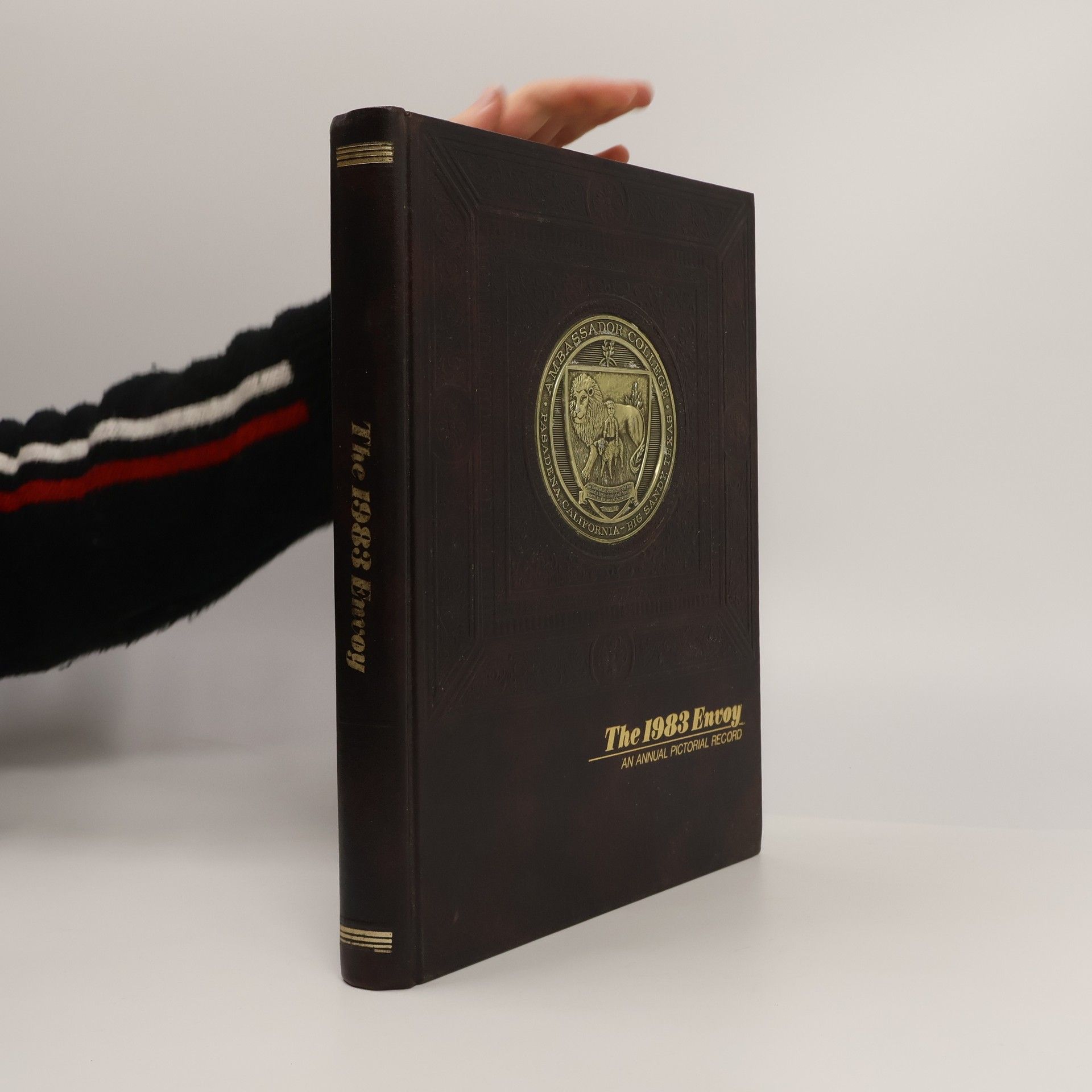 Autores varios The 1983 Envoy