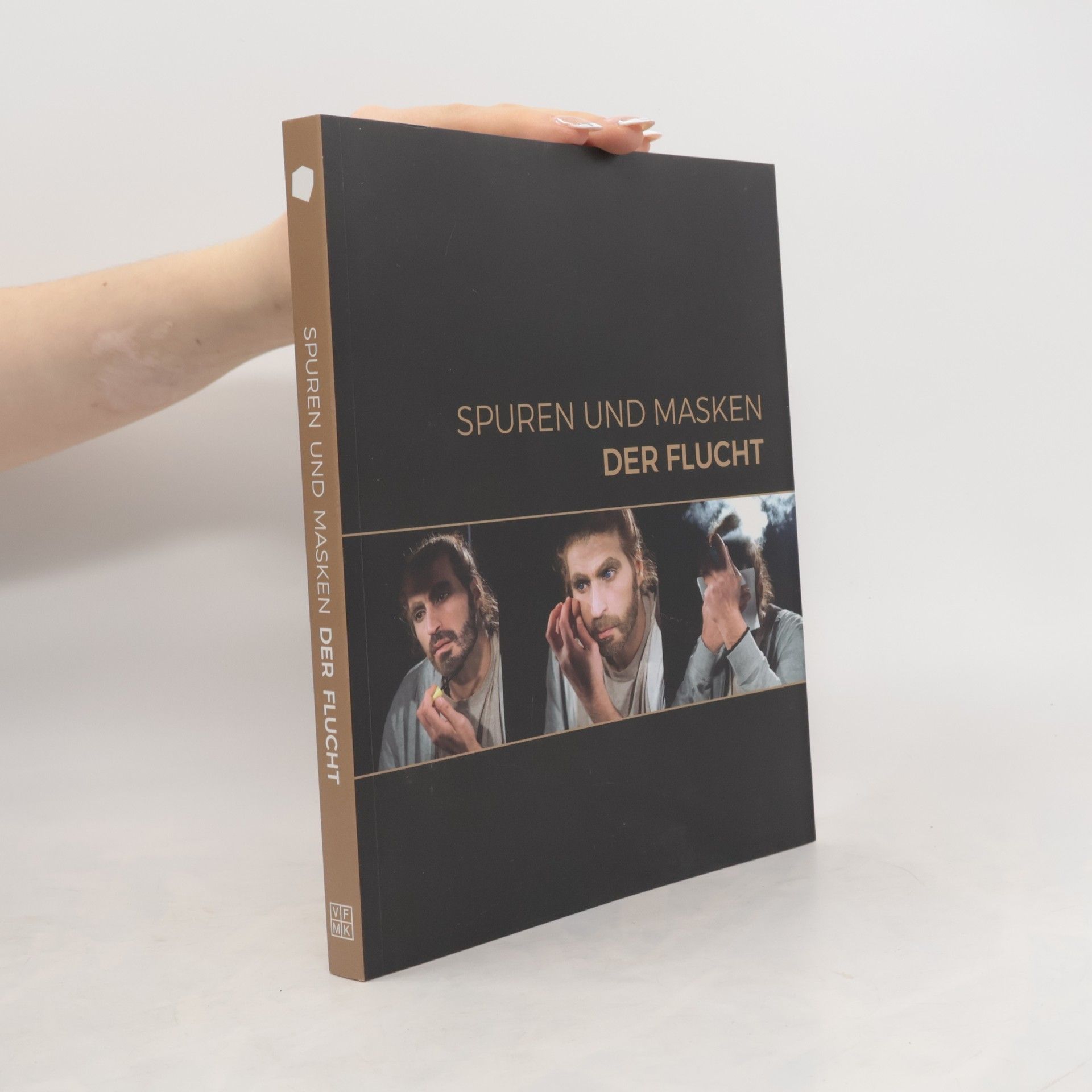 Spuren und Masken der Flucht