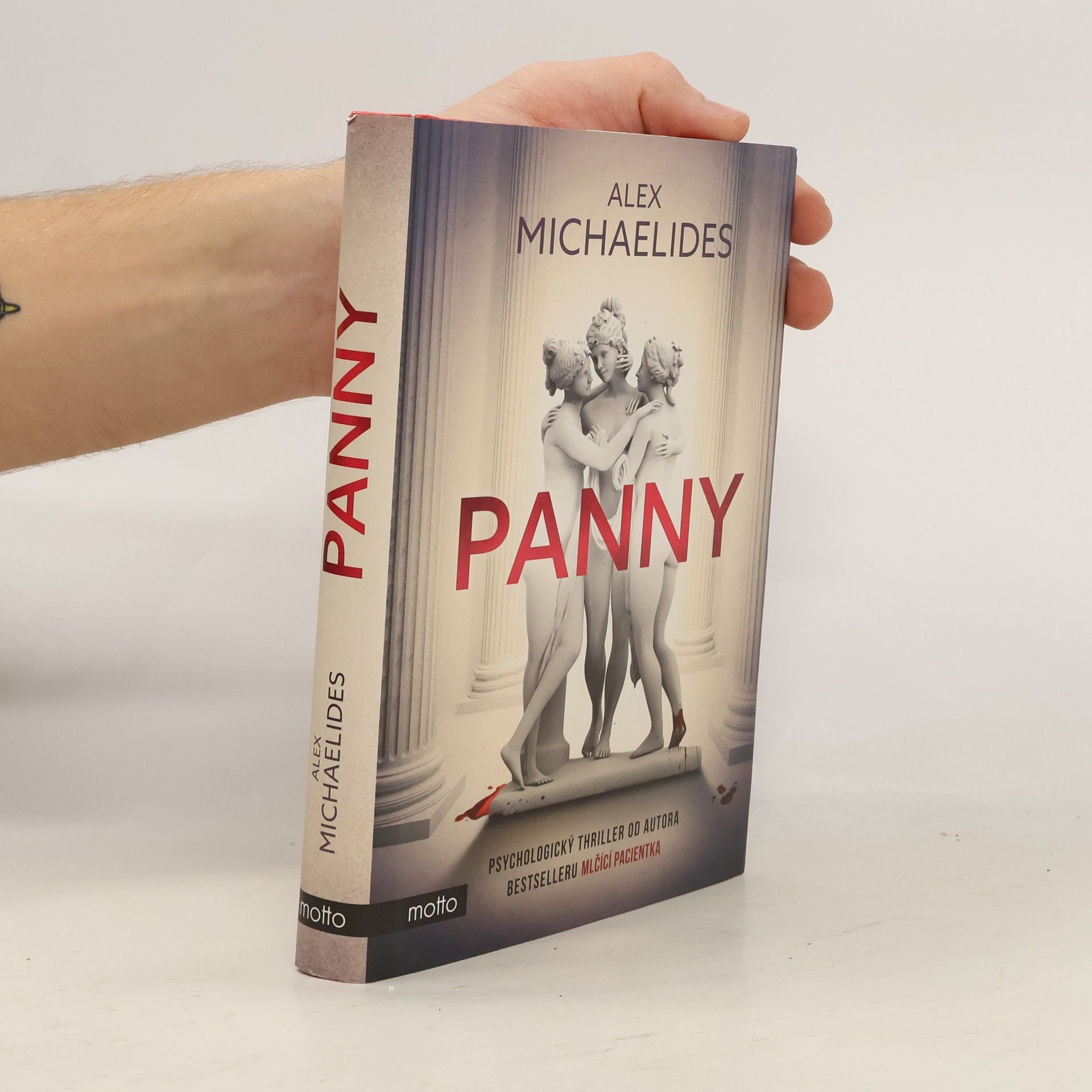 Alex Michaelides Panny