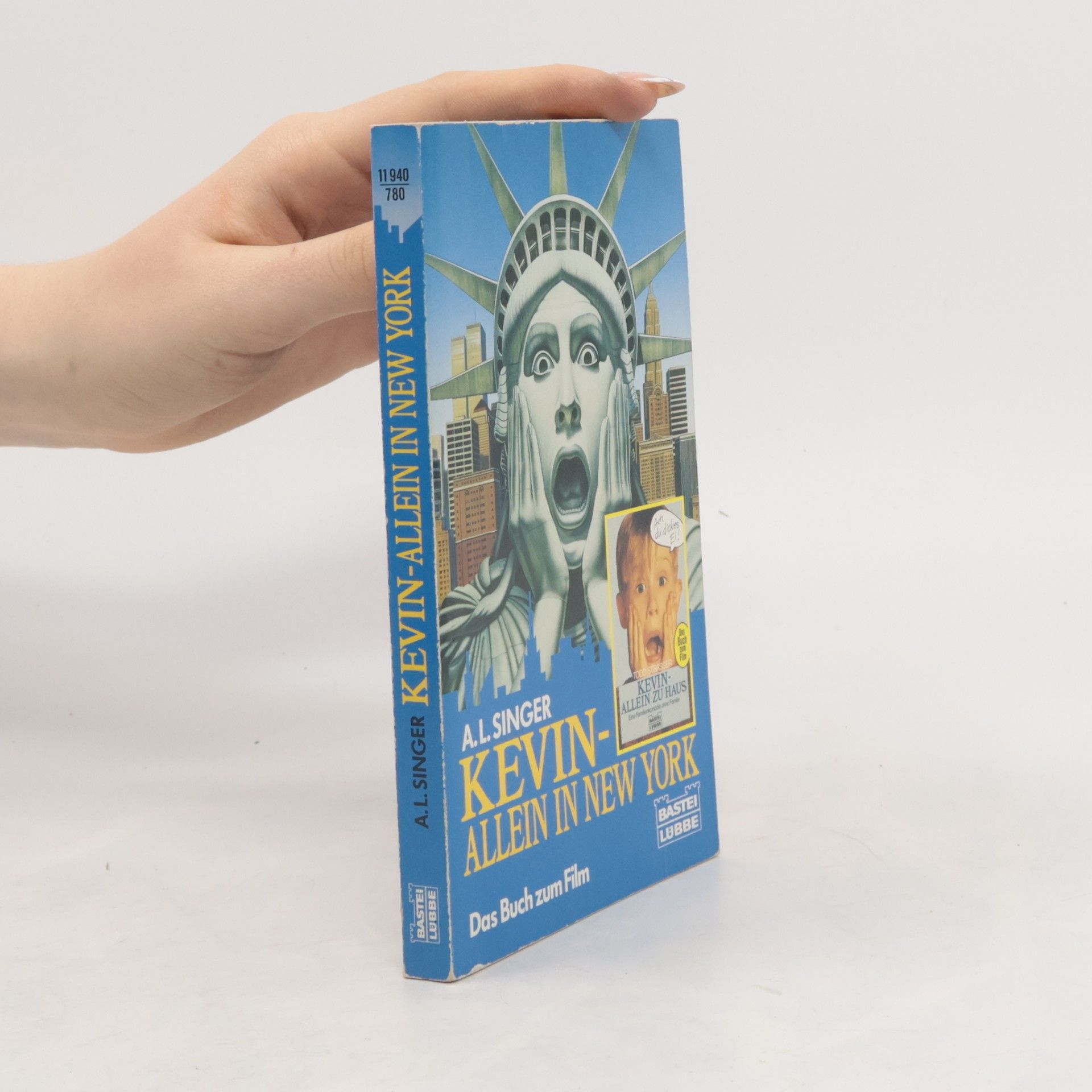 A. L. Singer Kevin - allein in New York