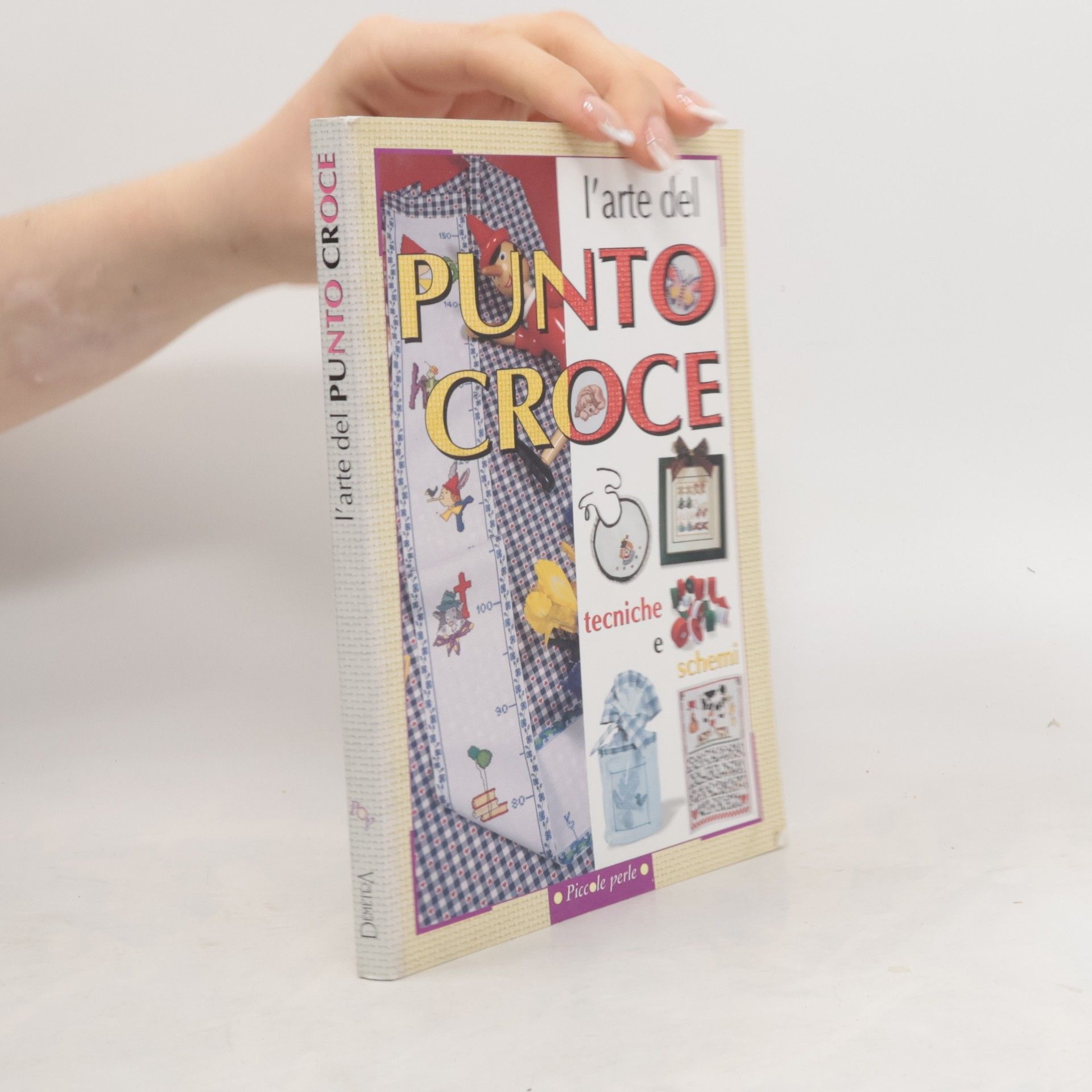 Autorenkollektiv L'arte del punto croce. Tecniche e schemi