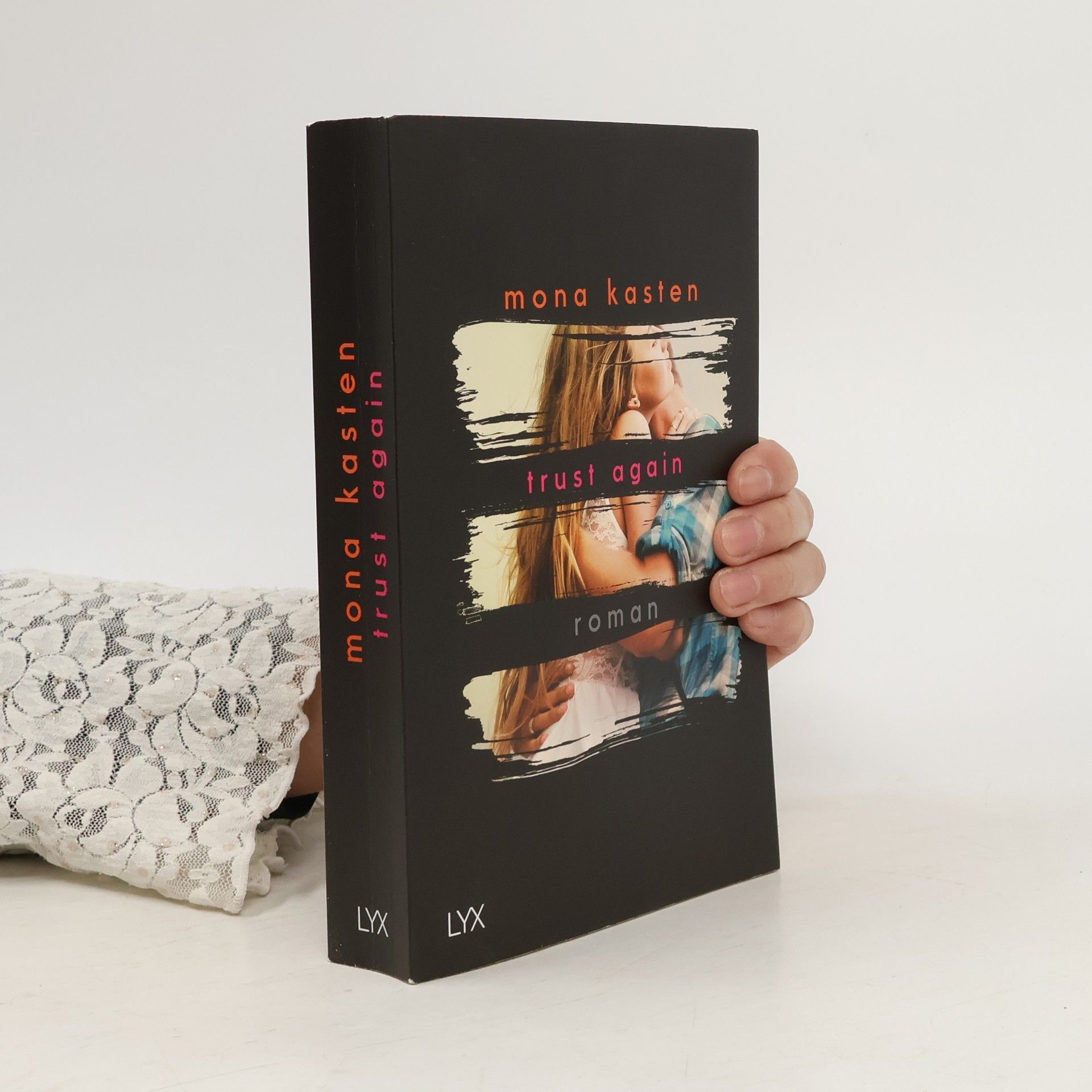 Mona Kasten Trust again