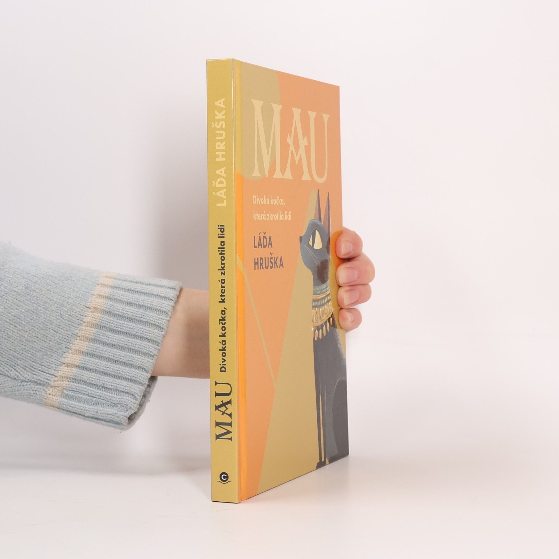 Mau: Divoká kočka, která zkrotila lidi