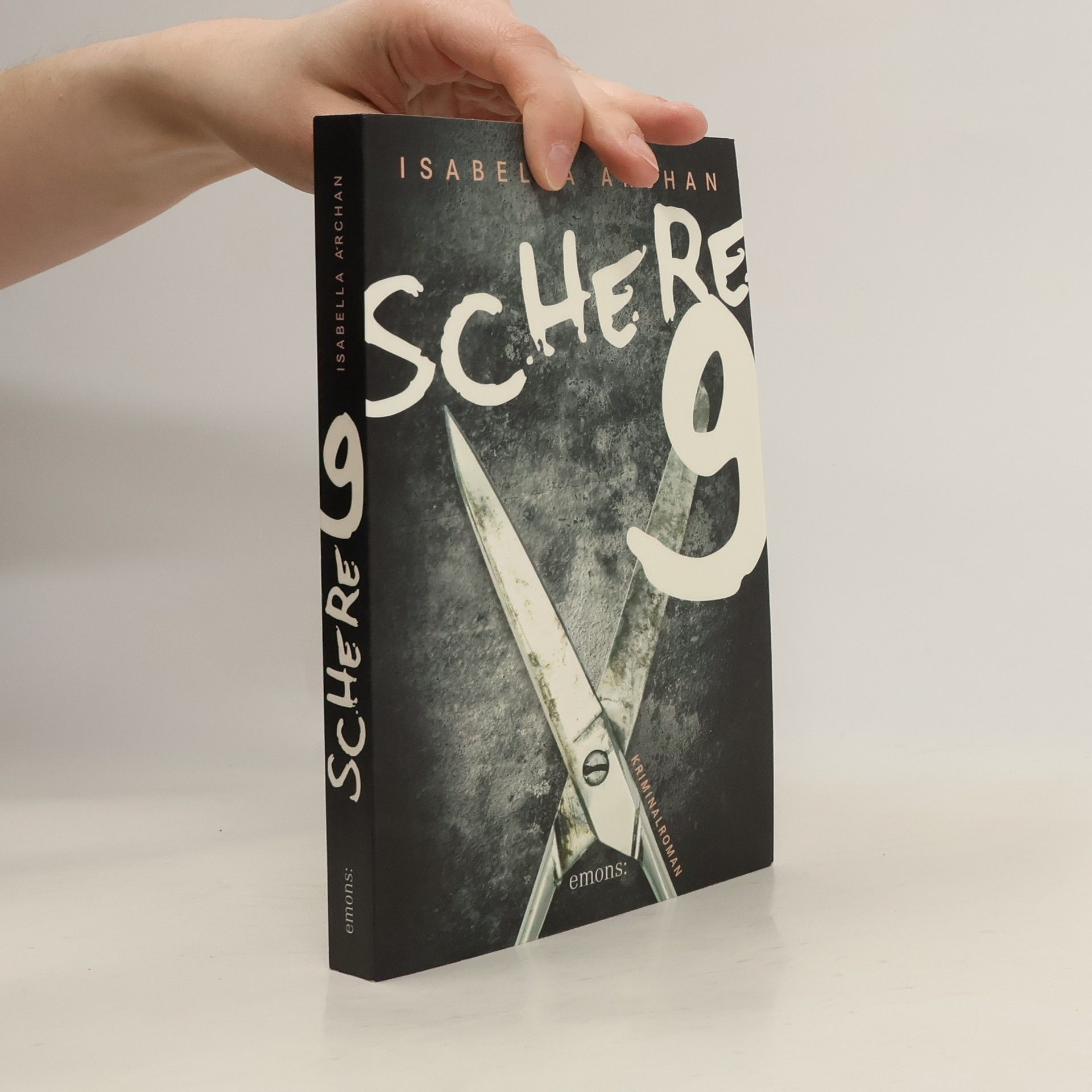 Isabella Archan Schere 9