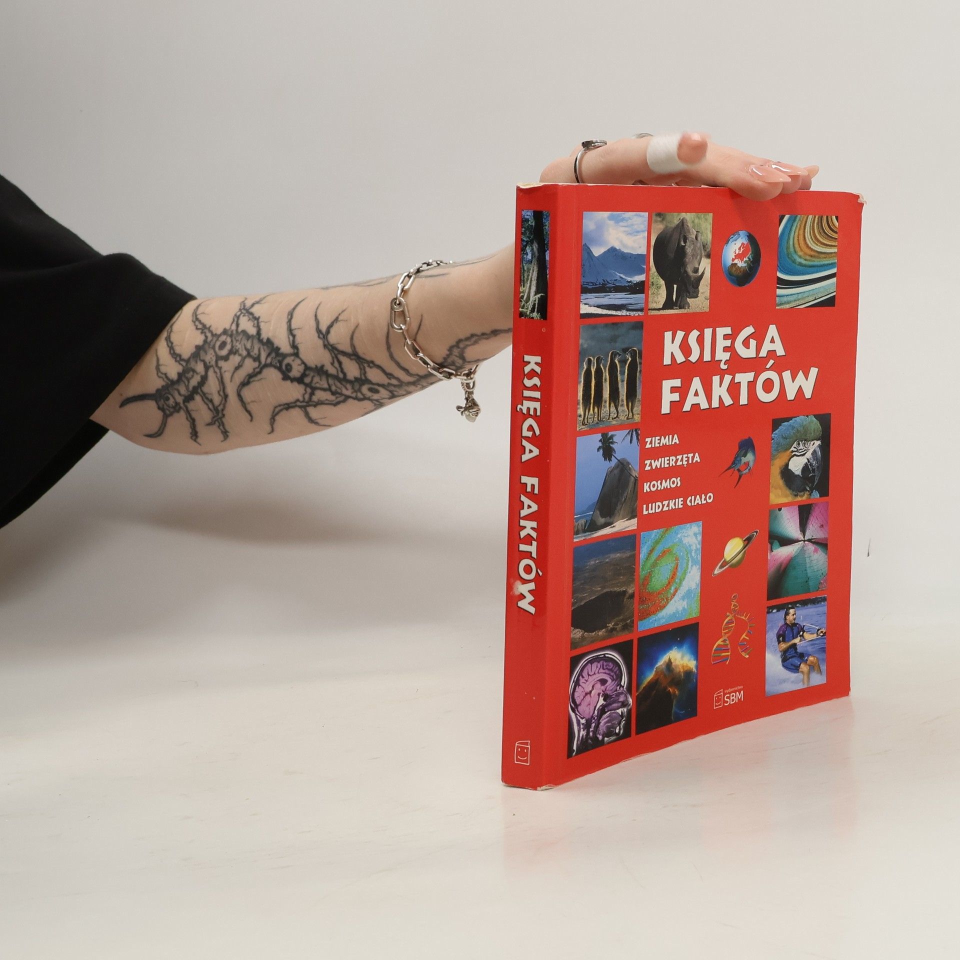 John Farndon Księga faktów: ziemia, zwierzęta, kosmos, ludzkie ciało