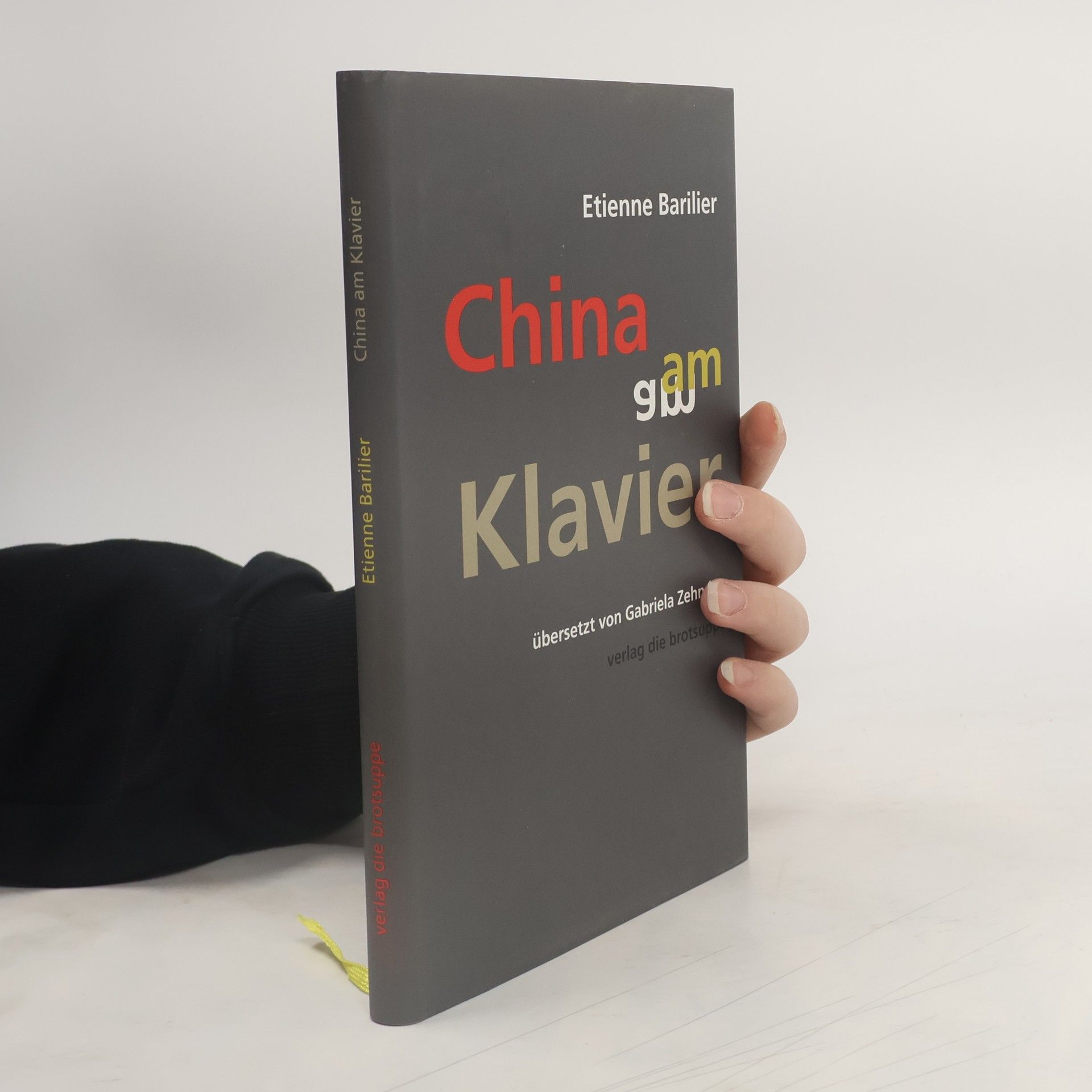 E. tienne Barilier China am Klavier