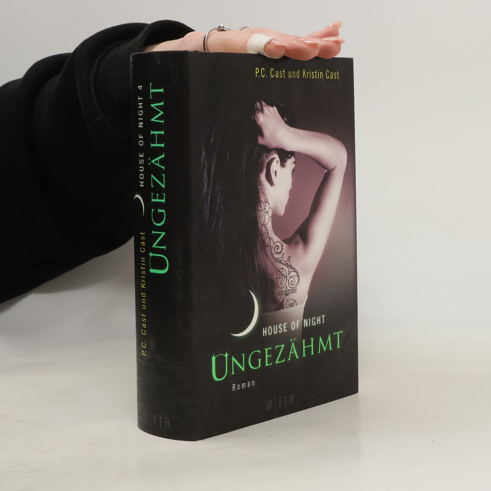 House of Night 4. Ungezähmt