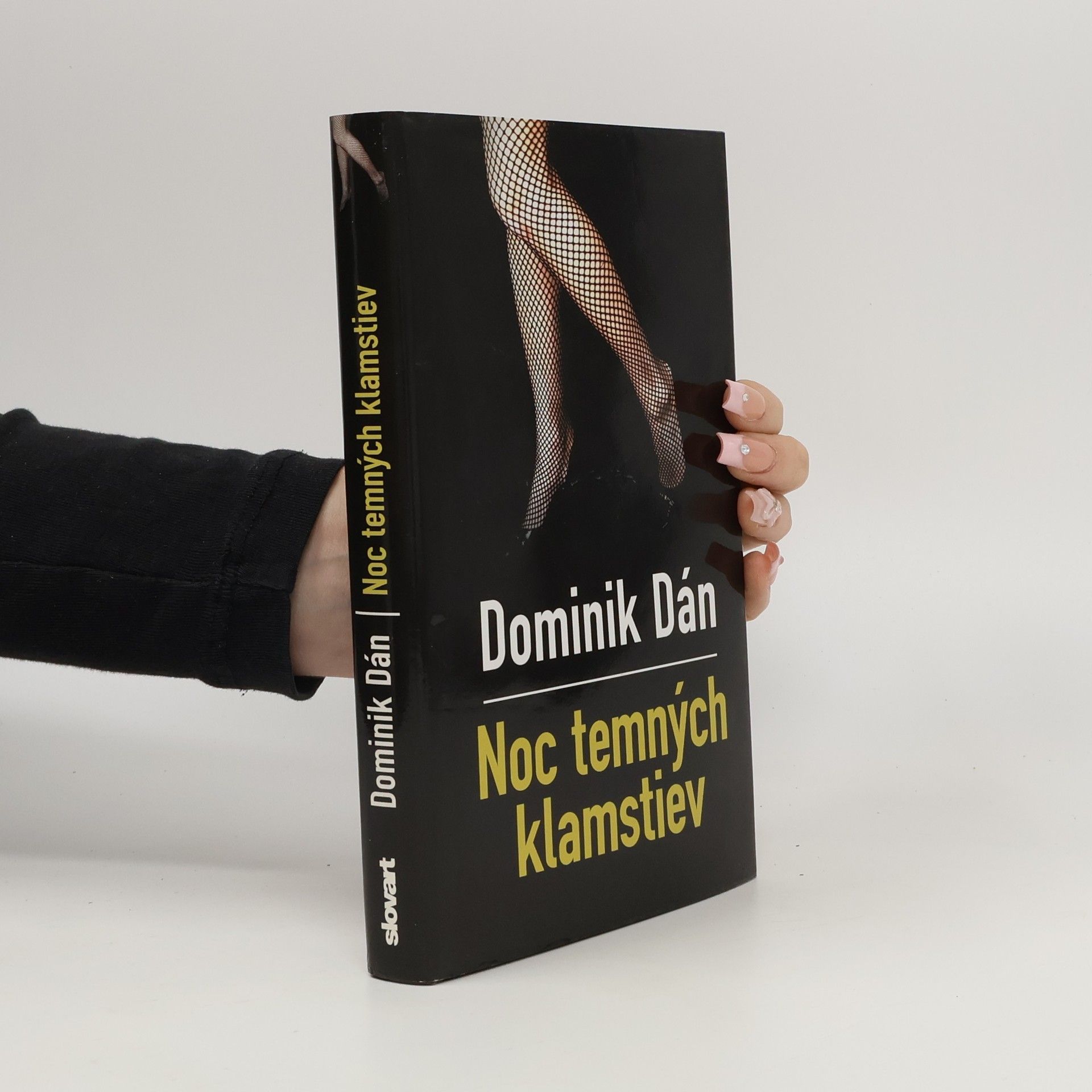 Noc temných klamstiev