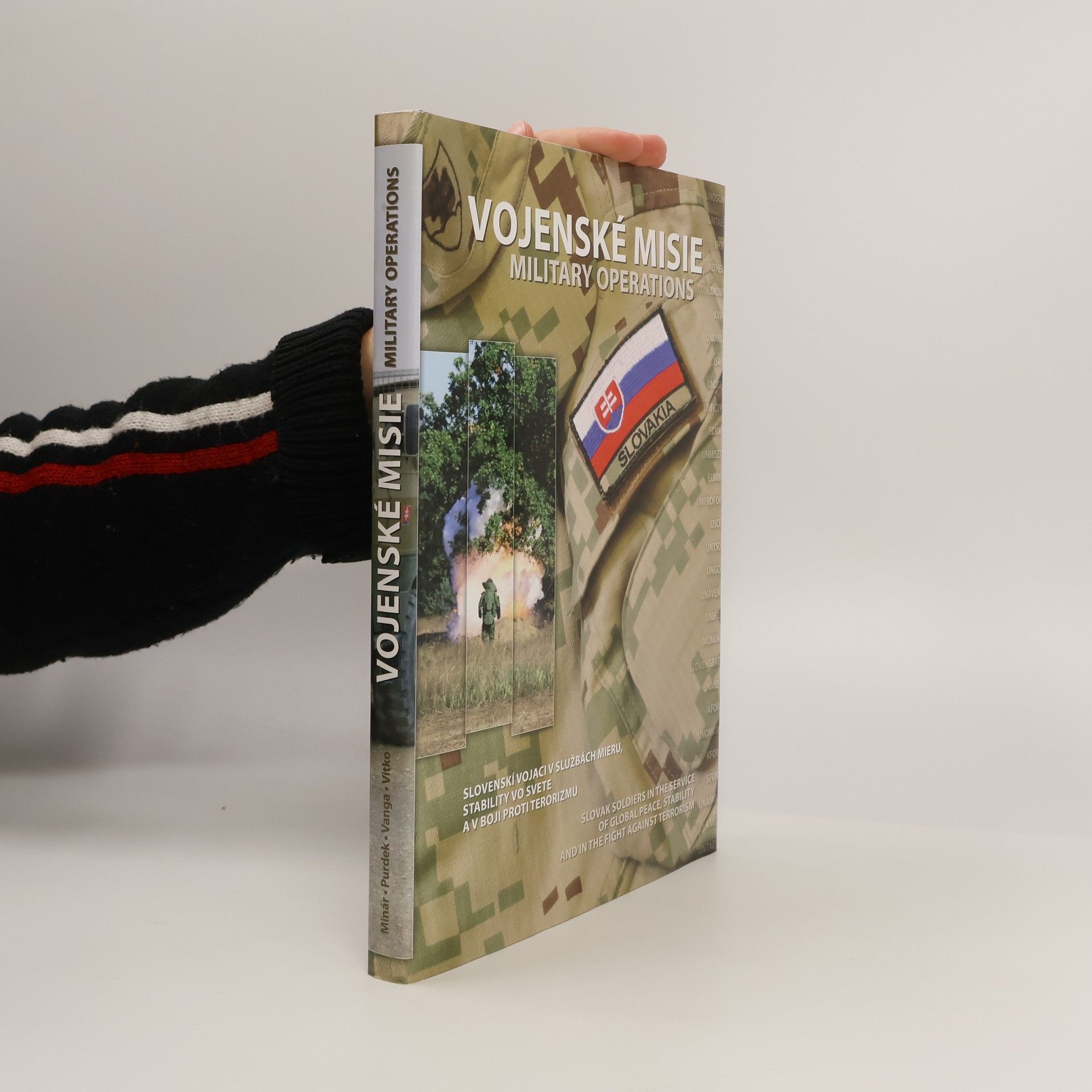 Autores varios Vojenské misie/Military Operations