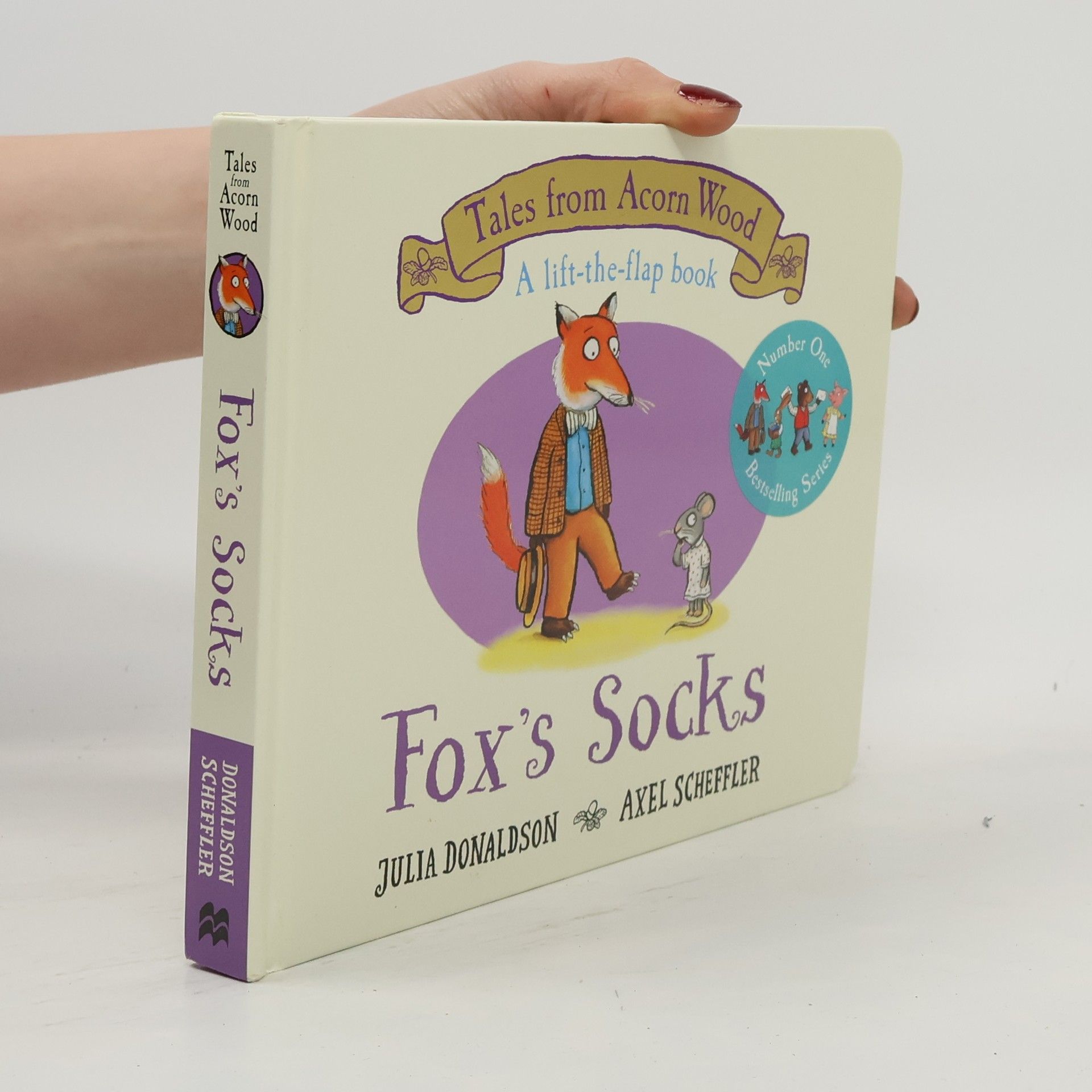 Tales from Acorn Wood: Fox's Socks