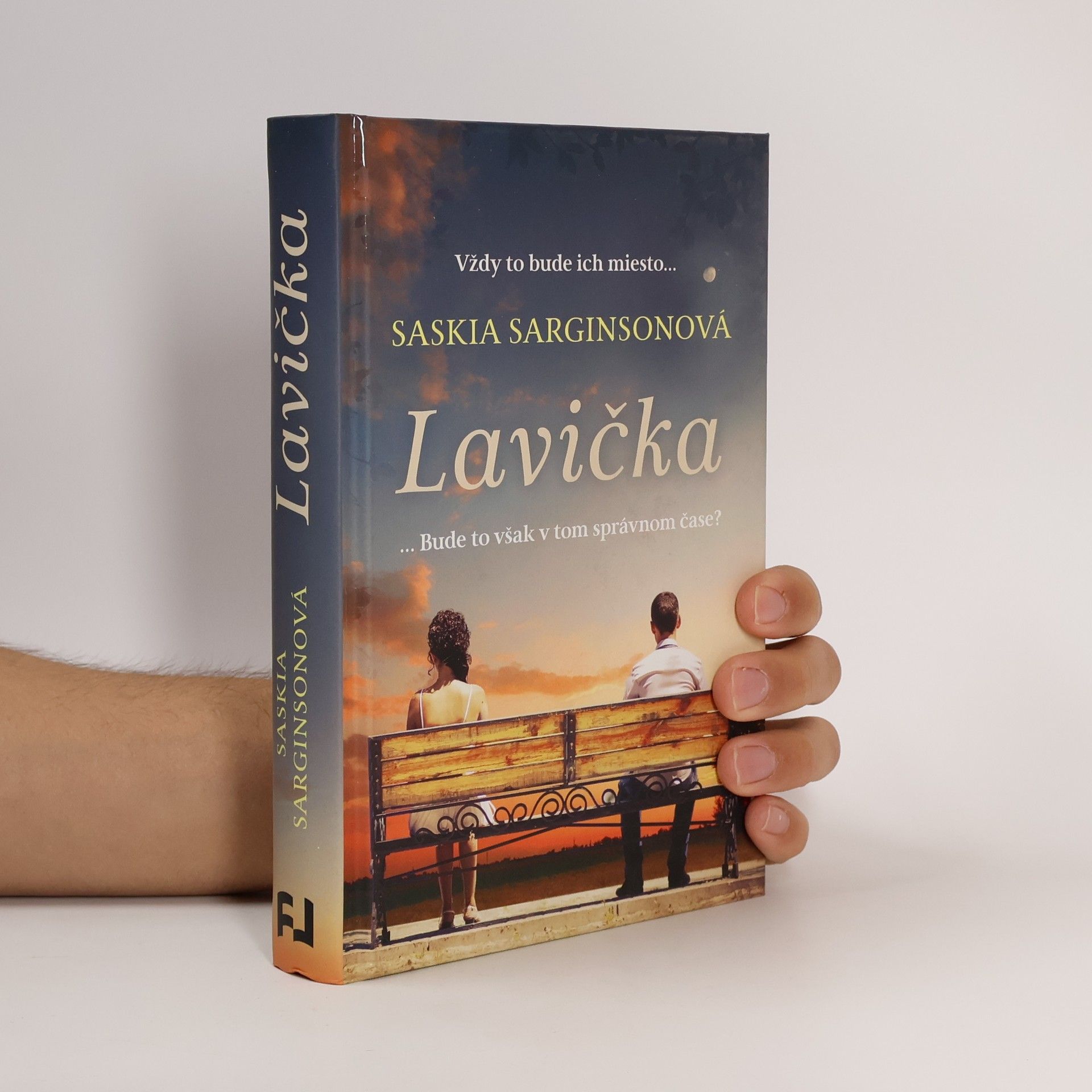 Saskia Sarginson Lavička