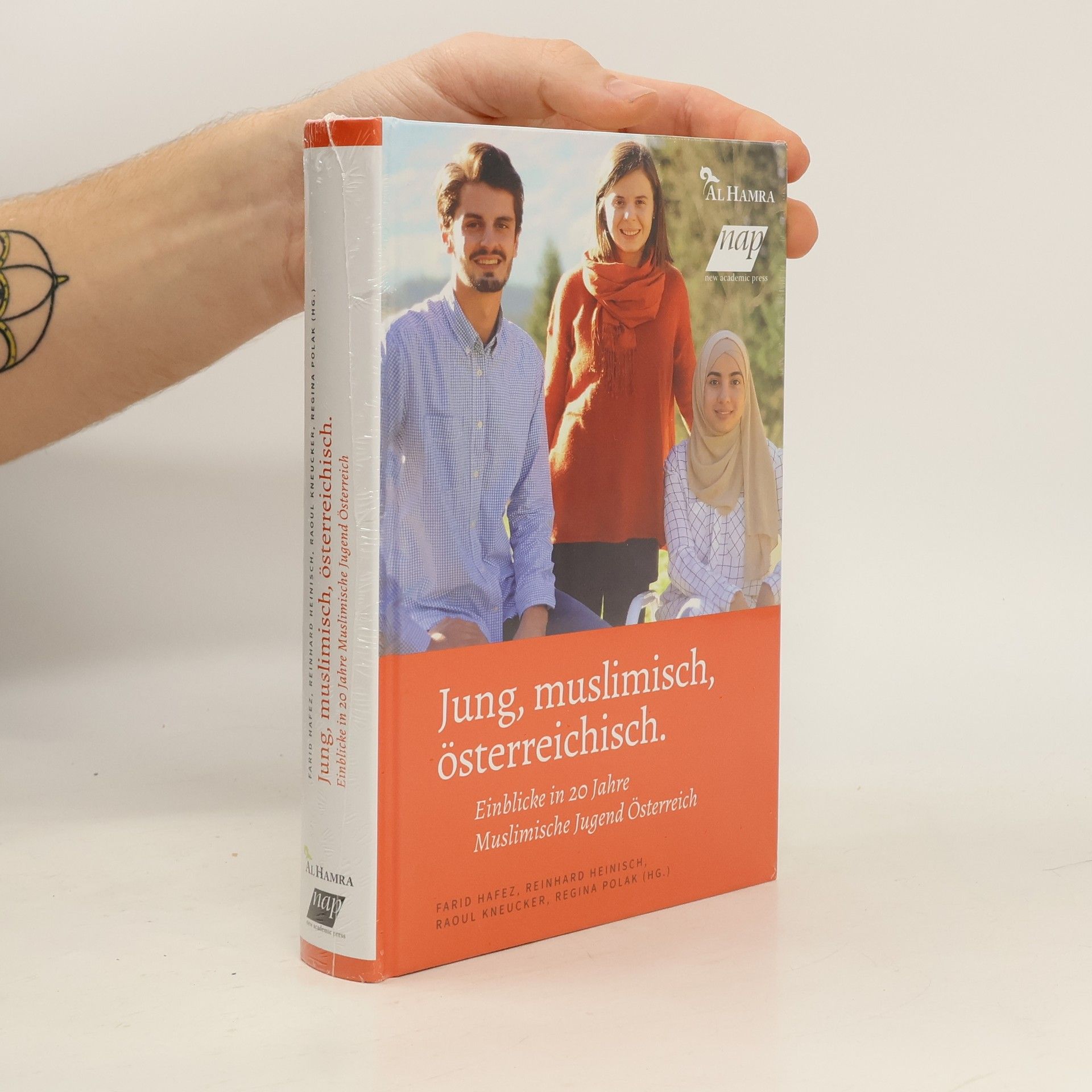 Jung, muslimisch, österreichisch