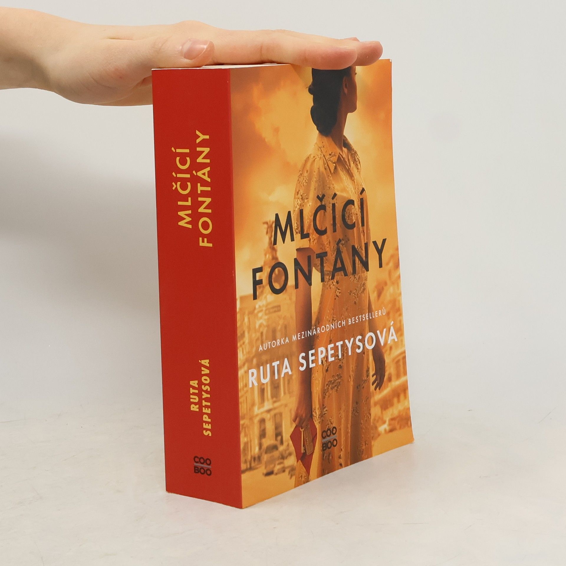 Ruta Sepetys Mlčící fontány