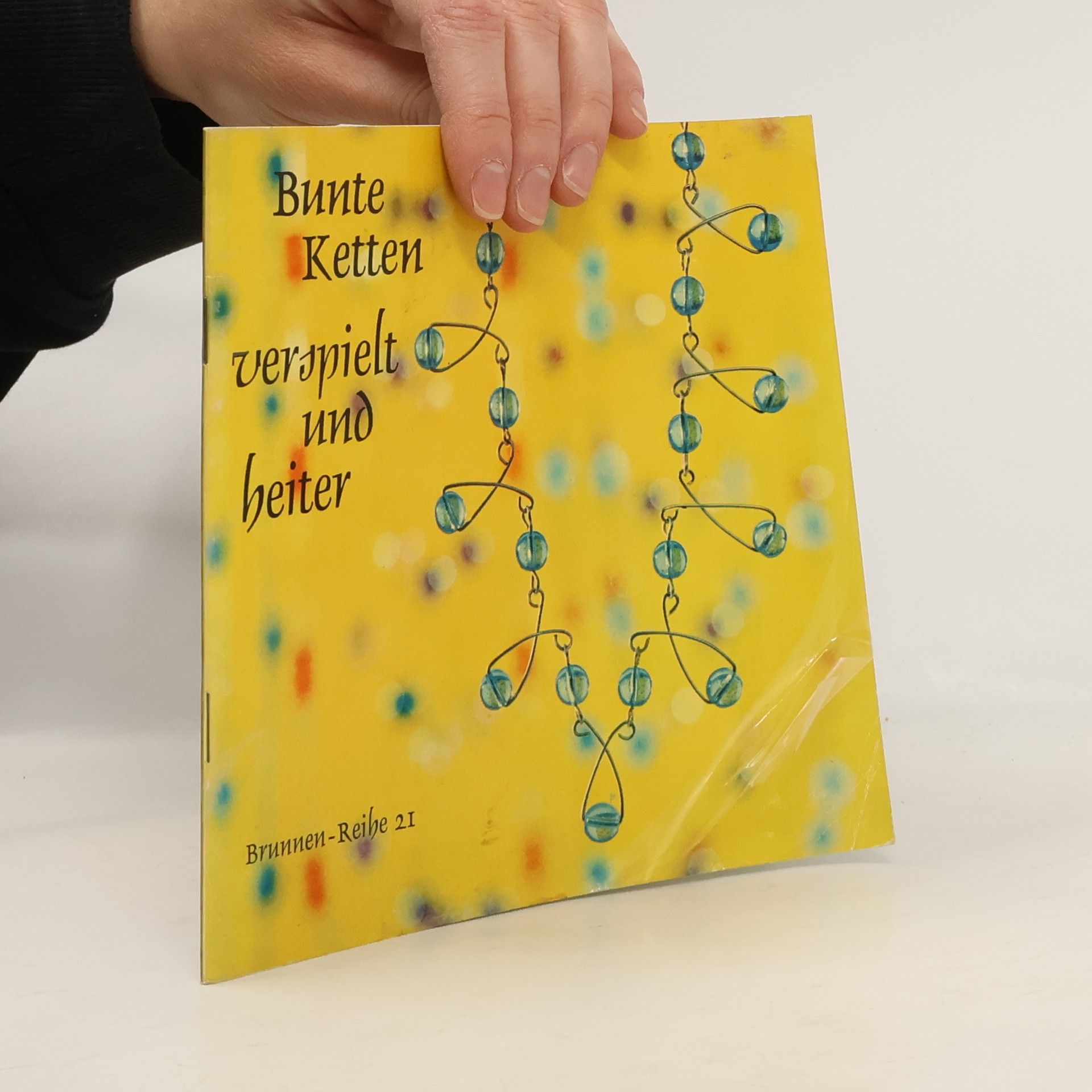 Helena Hornung Bunte Ketten, verspielt und heiter