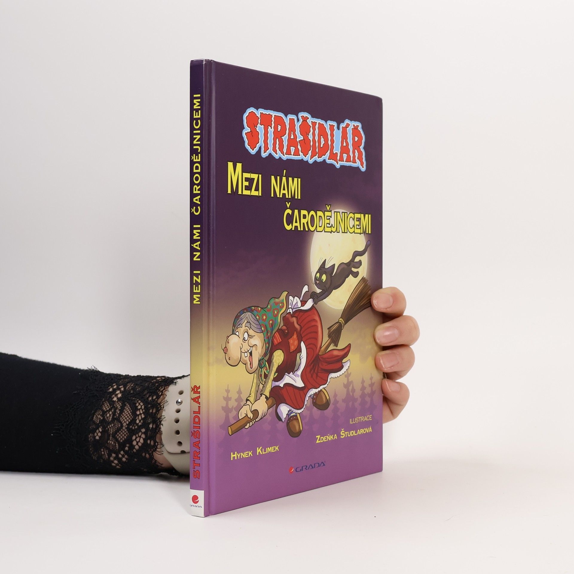 Hynek Klimek Strašidlář. Mezi námi čarodějnicemi