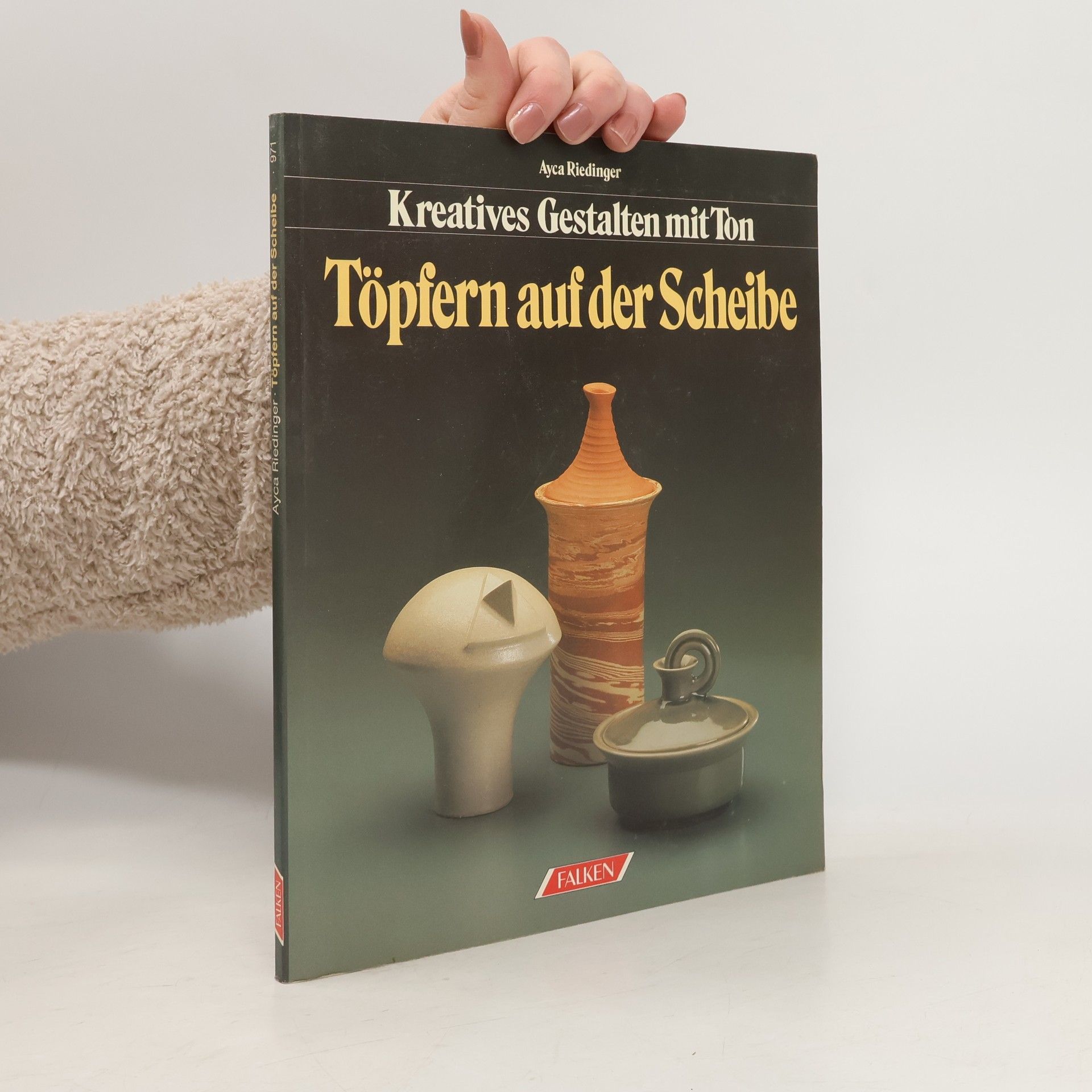 Ayca Riedinger Töpfern auf der Scheibe