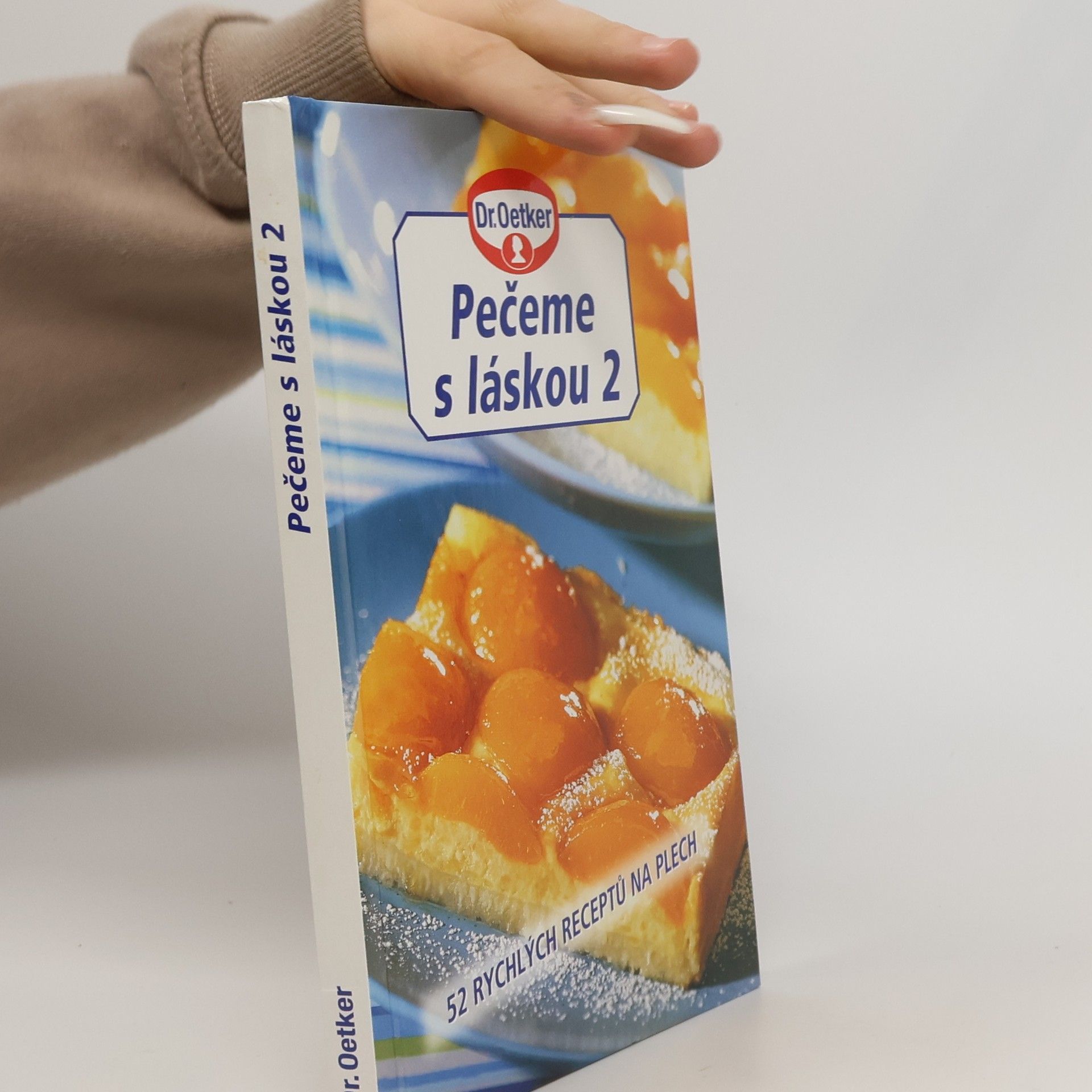 Katarína Balcová Pečeme s láskou 2. 52 rychlých receptů na plech.