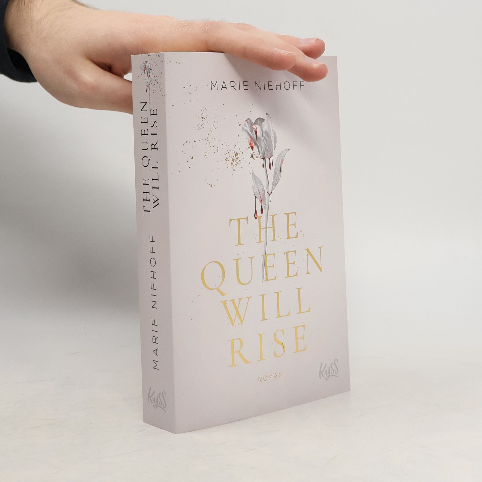 Marie Niehoff The Queen Will Rise