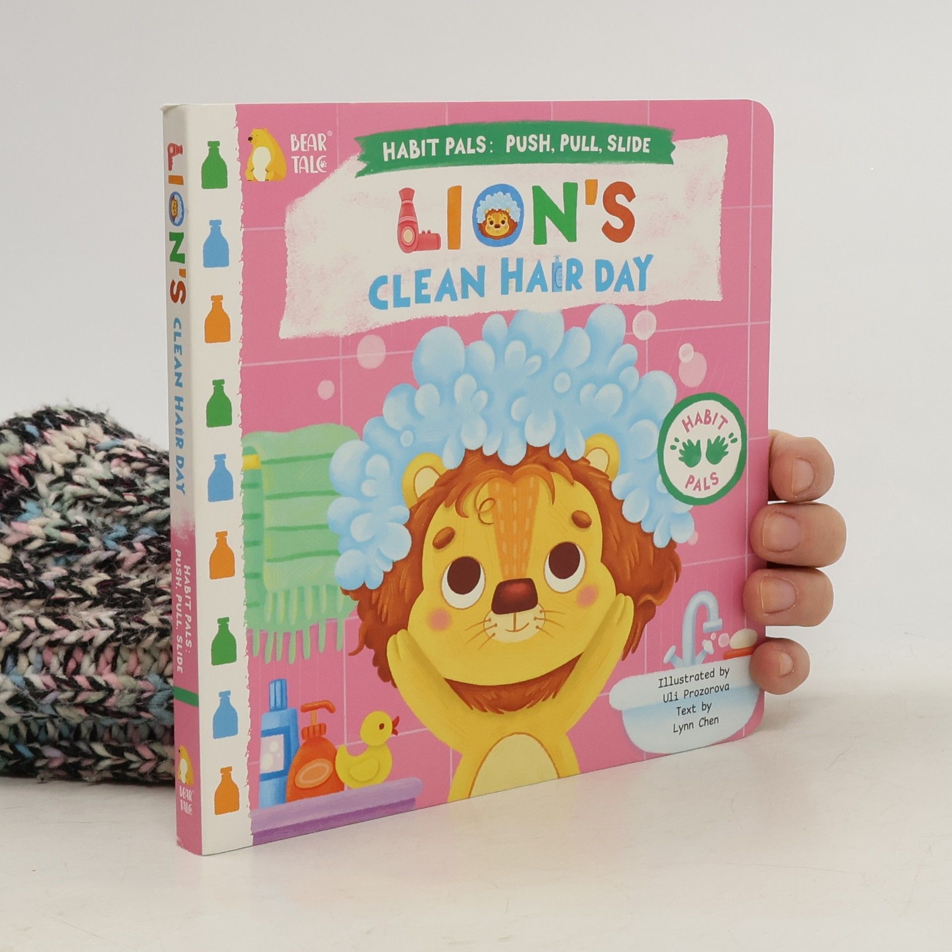 Lynn Chen Lion's Clean Hair Day