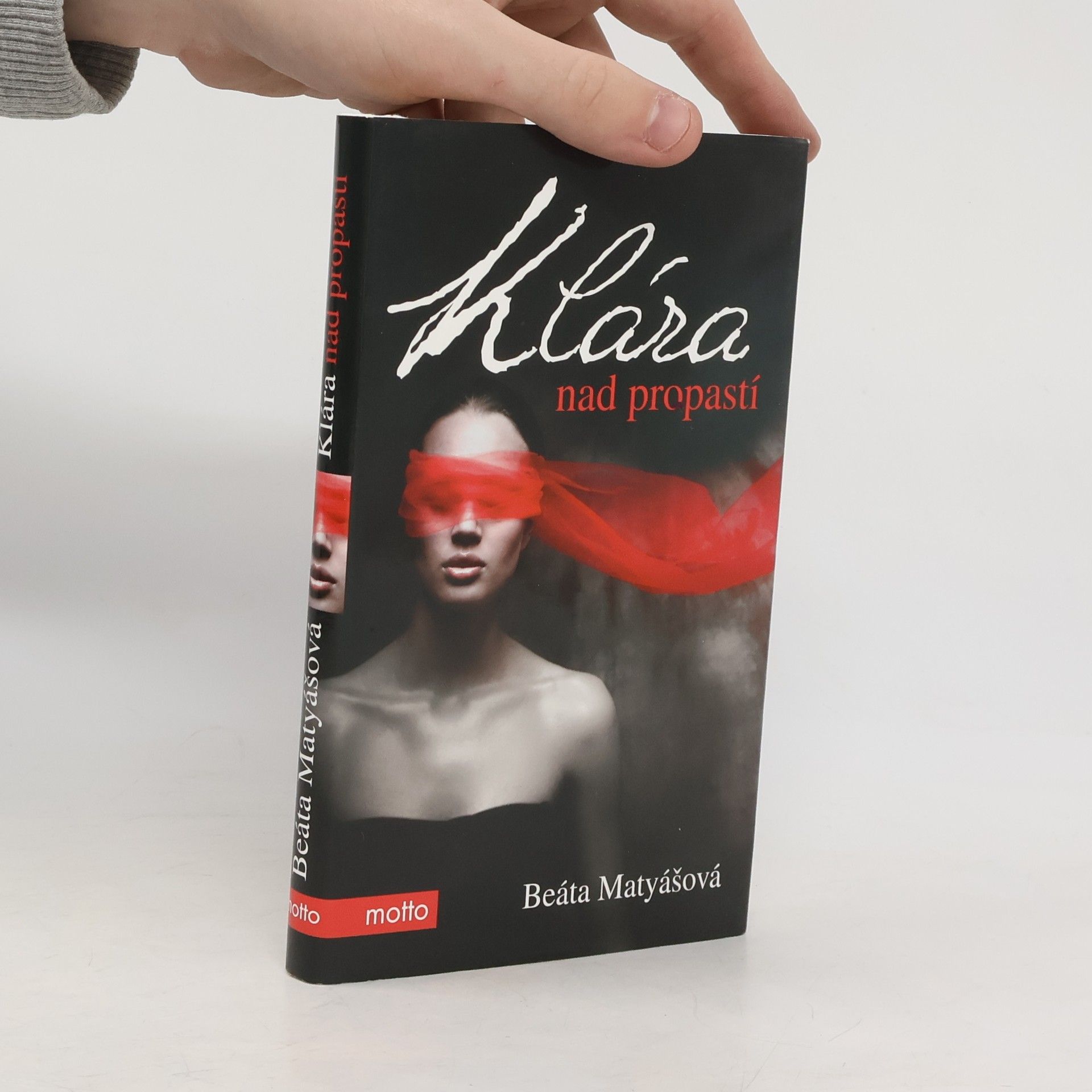 Beáta Matyášová Klára nad propastí