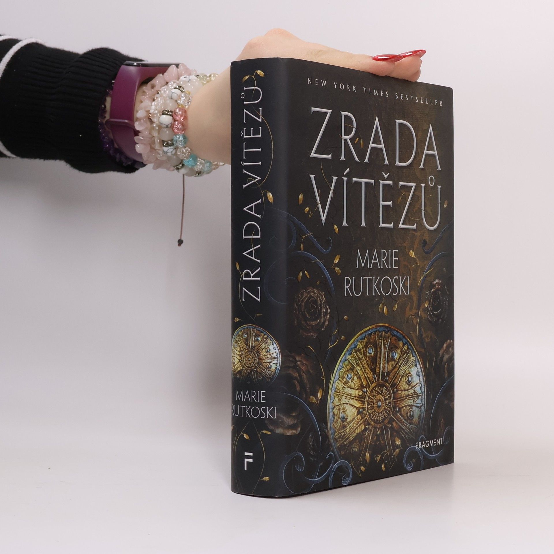 Marie Rutkoski Zrada vítězů