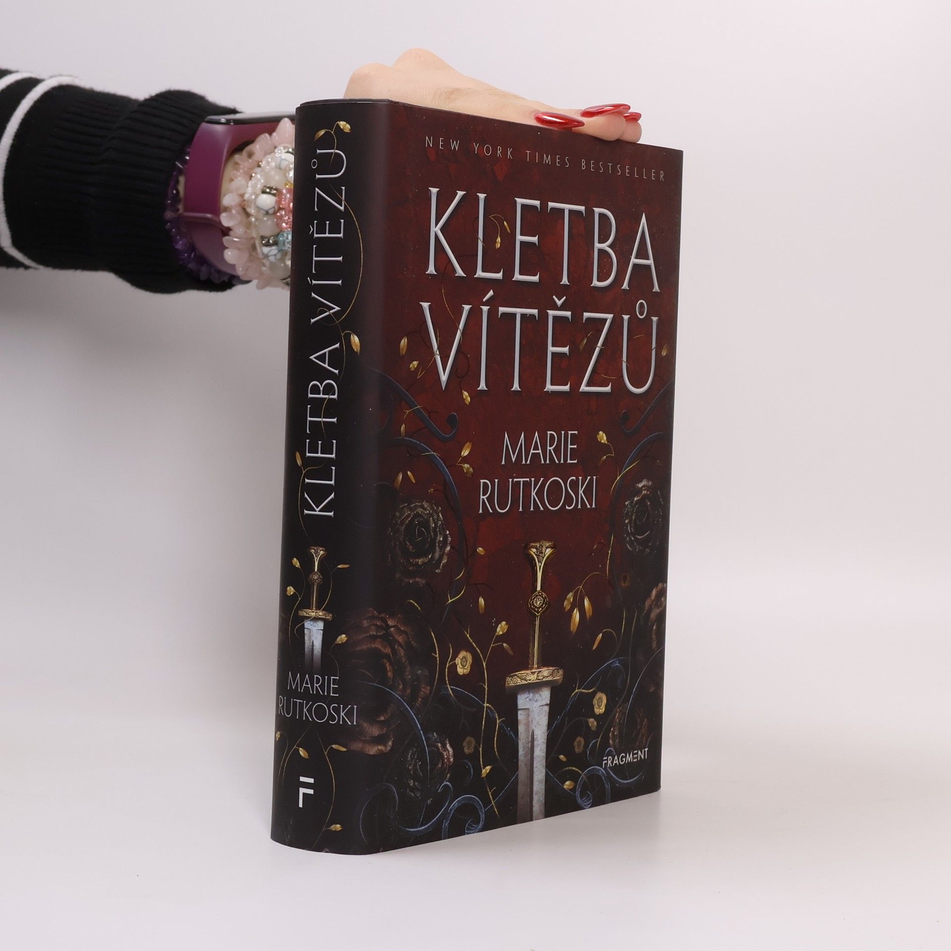 Marie Rutkoski Kletba vítězů