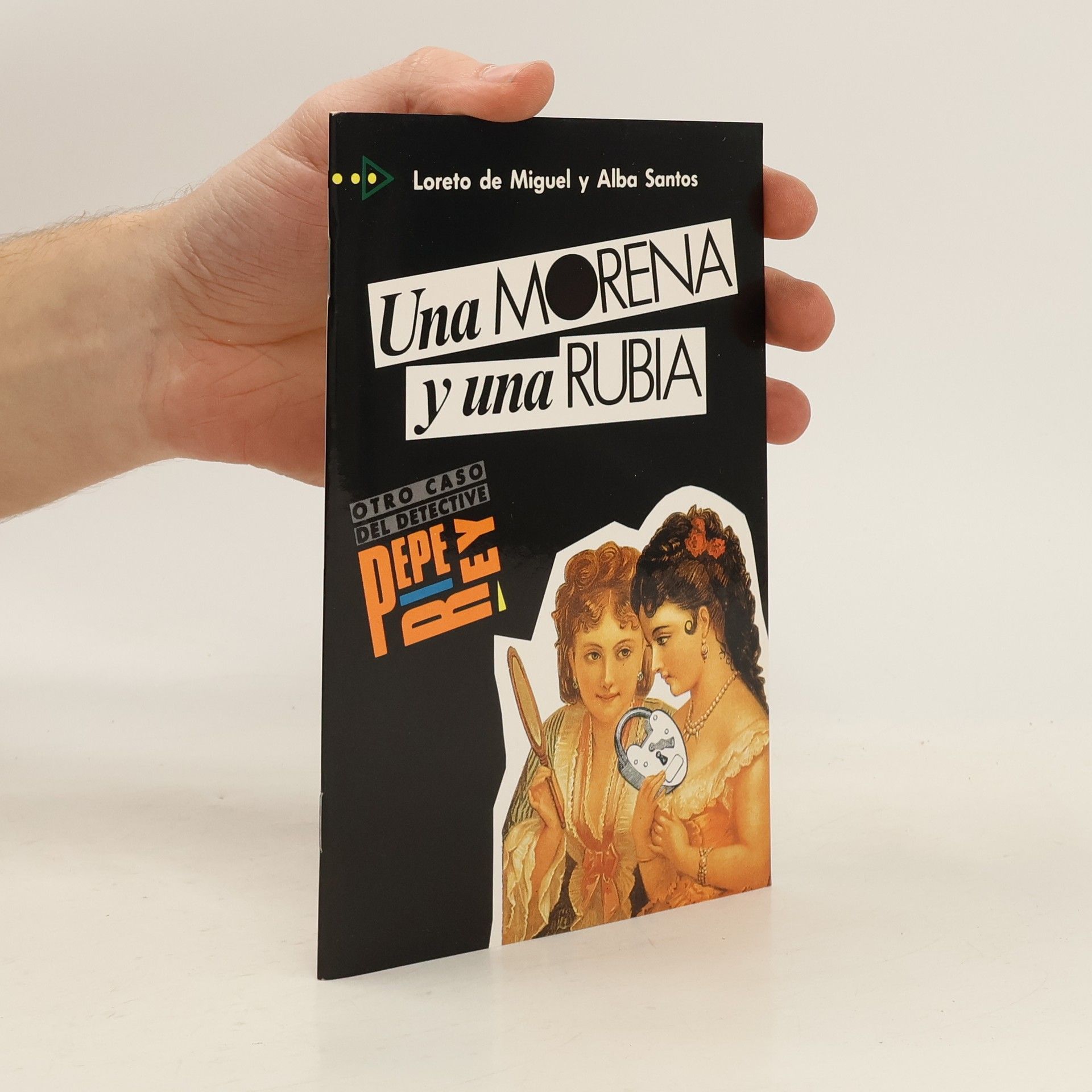 Una Morena Y Una Rubia