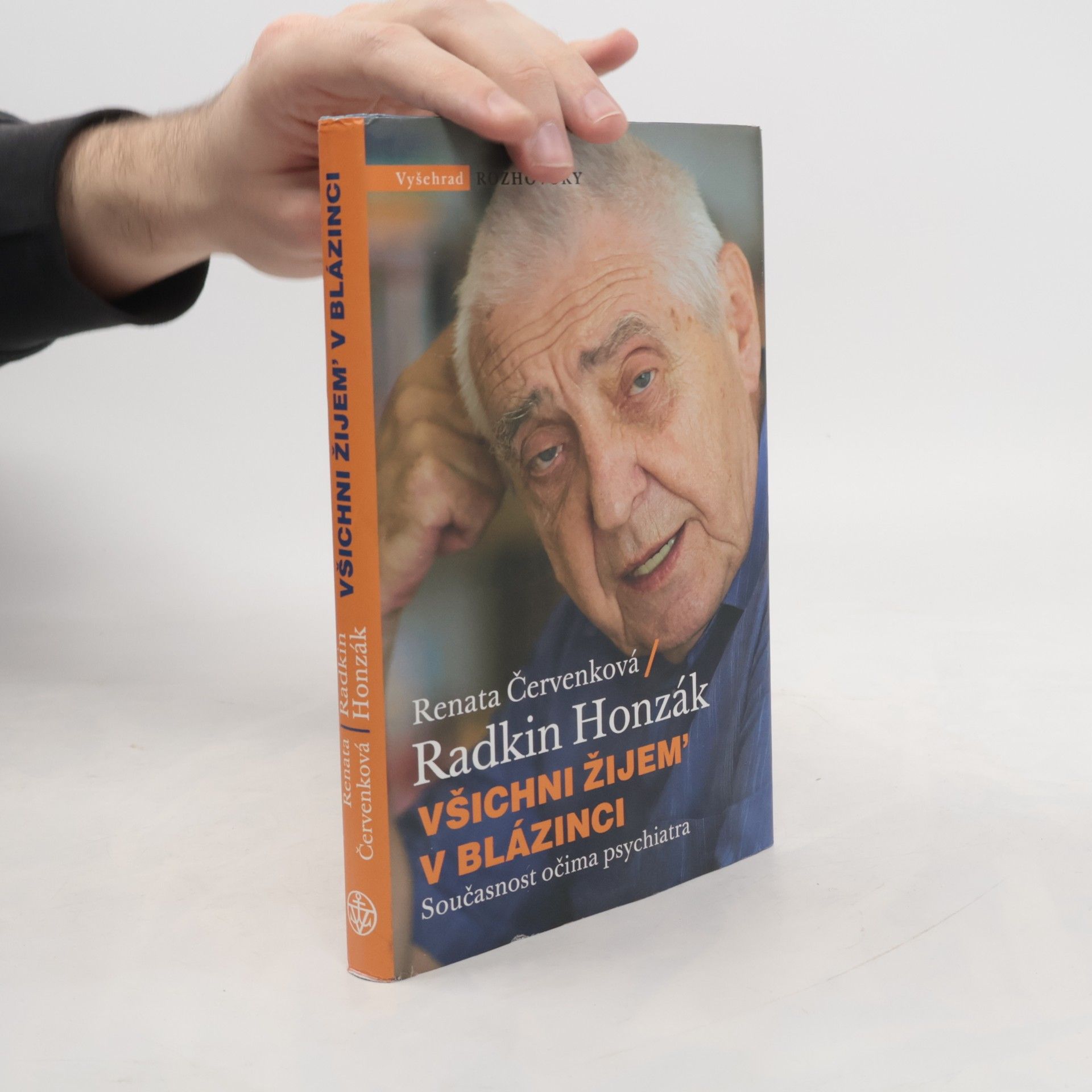 Všichni žijem' v blázinci