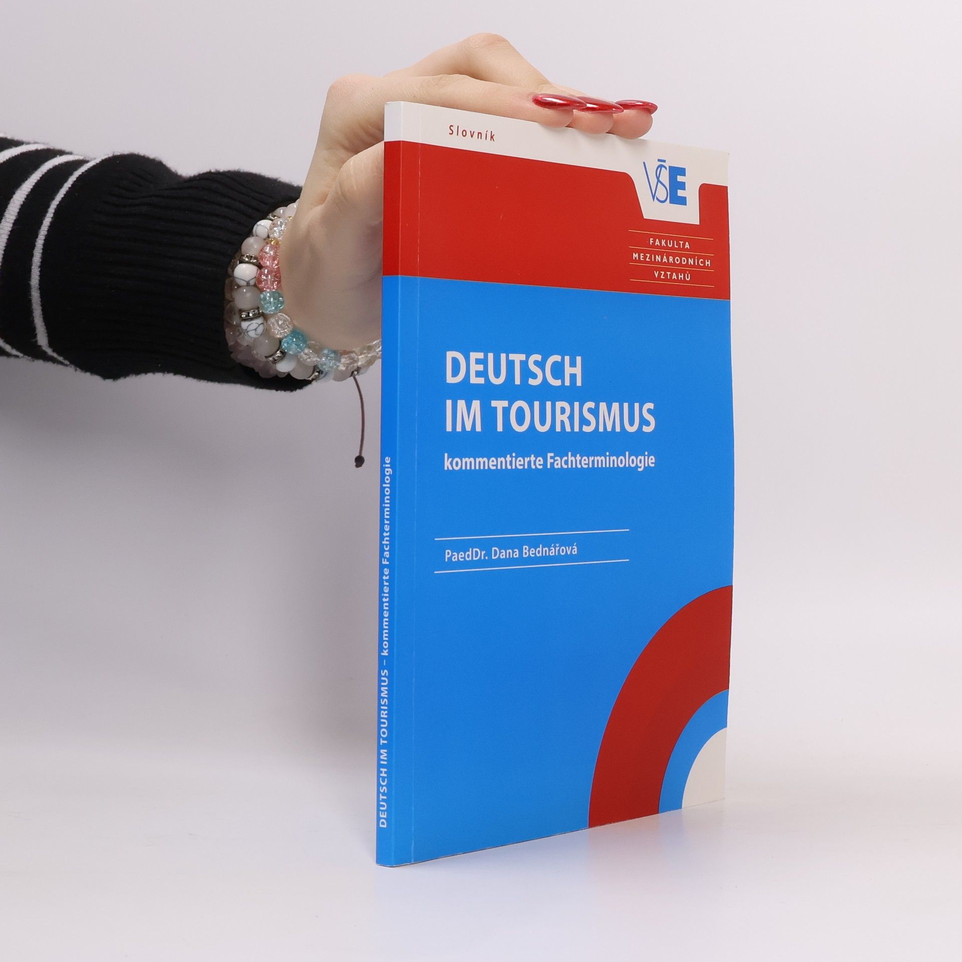 Deutsch im Tourismus : kommentierte Fachterminologie