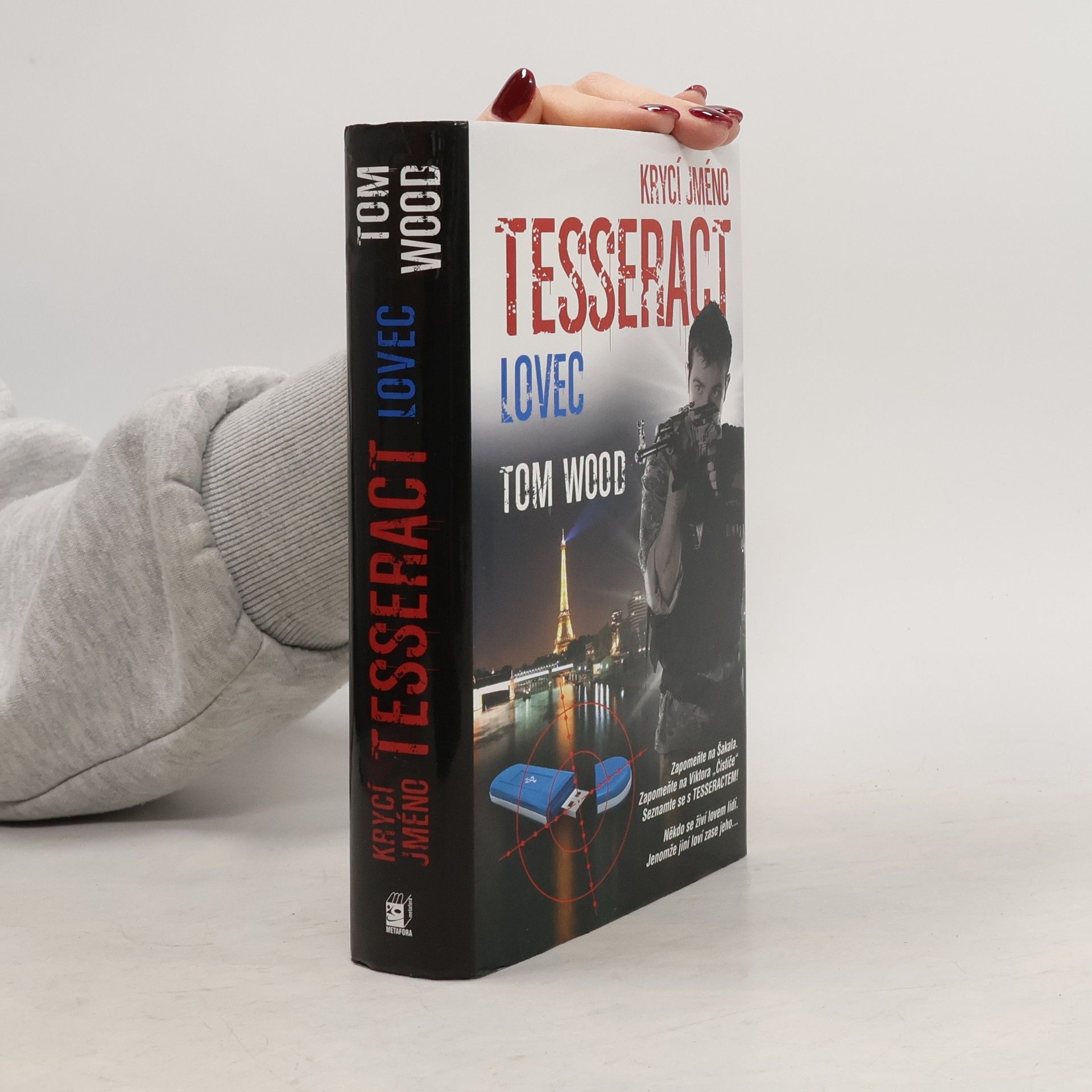 Tom Wood Krycí jméno Tesseract. Lovec