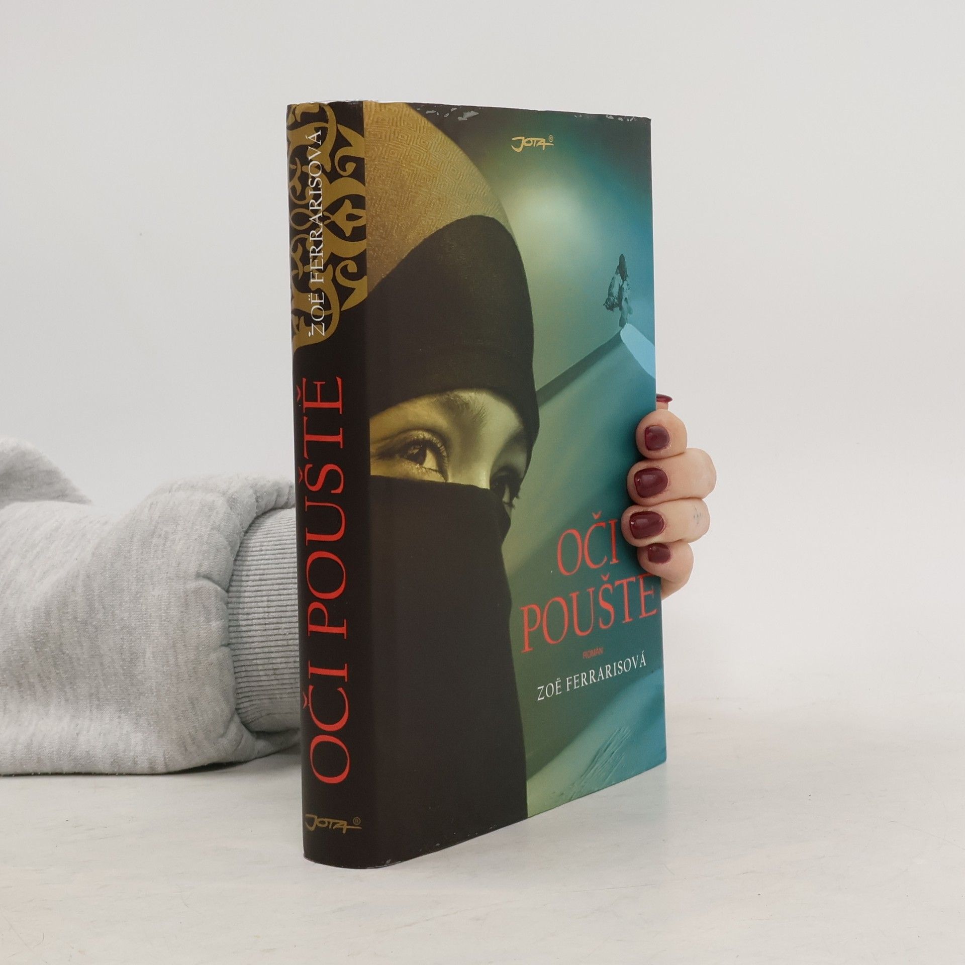 Zöe Ferraris Oči pouště