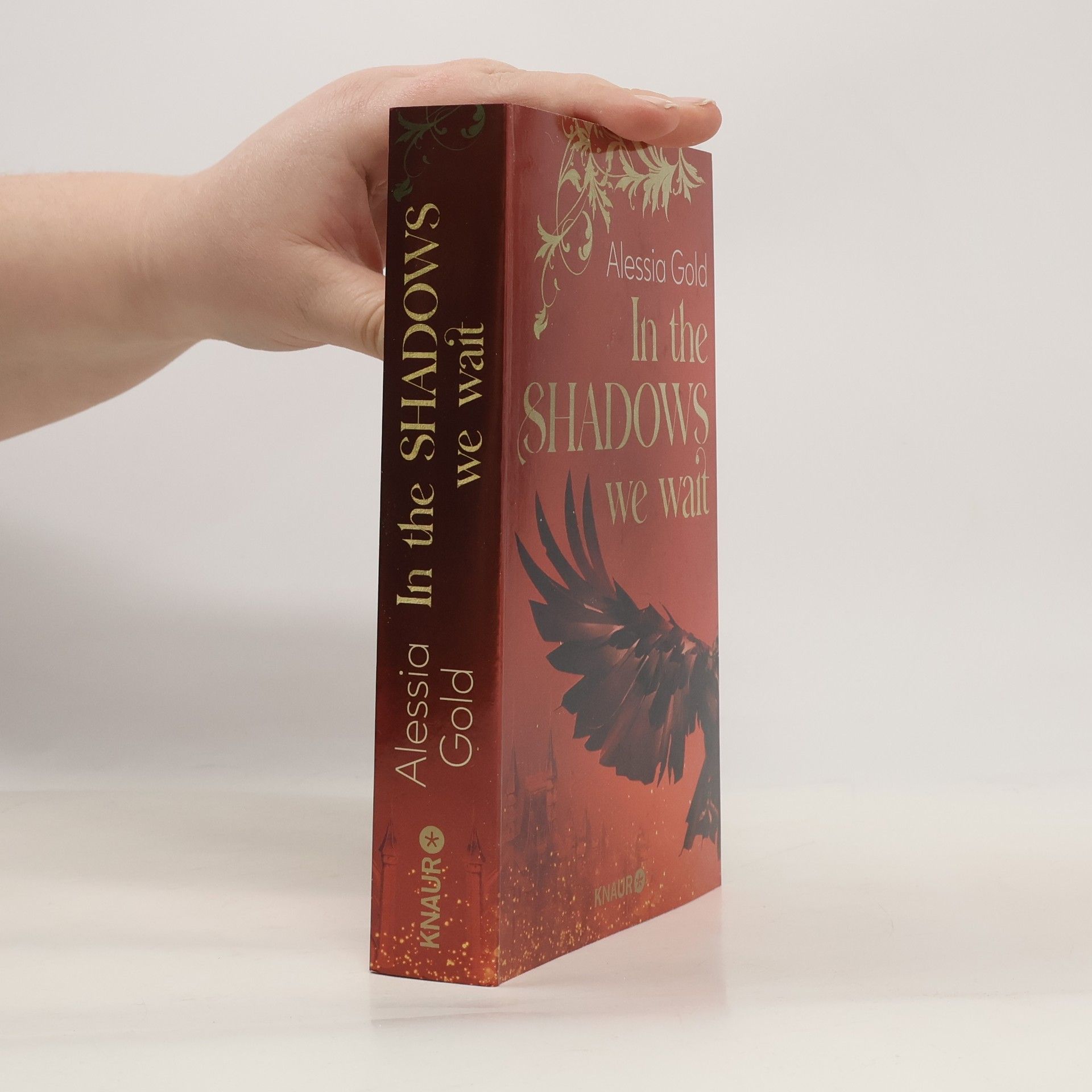 Alessia Gold In the Shadows we wait