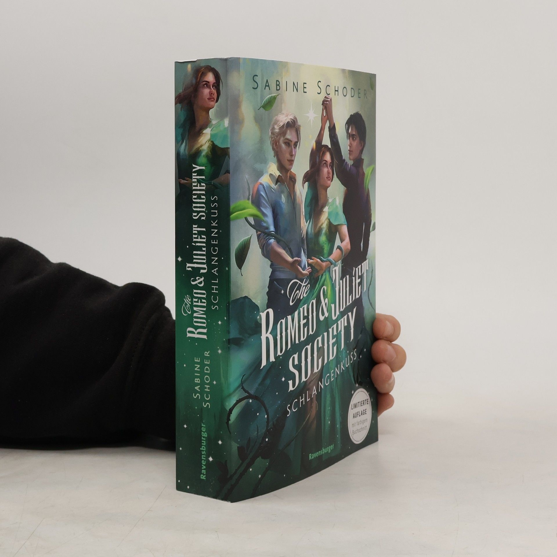 The Romeo and Juliet Society. Schlangenkuss