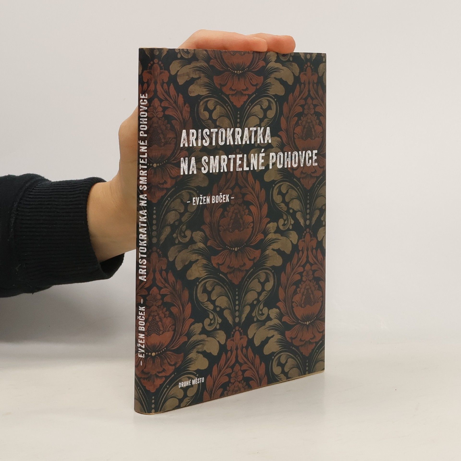 Aristokratka na smrtelné pohovce