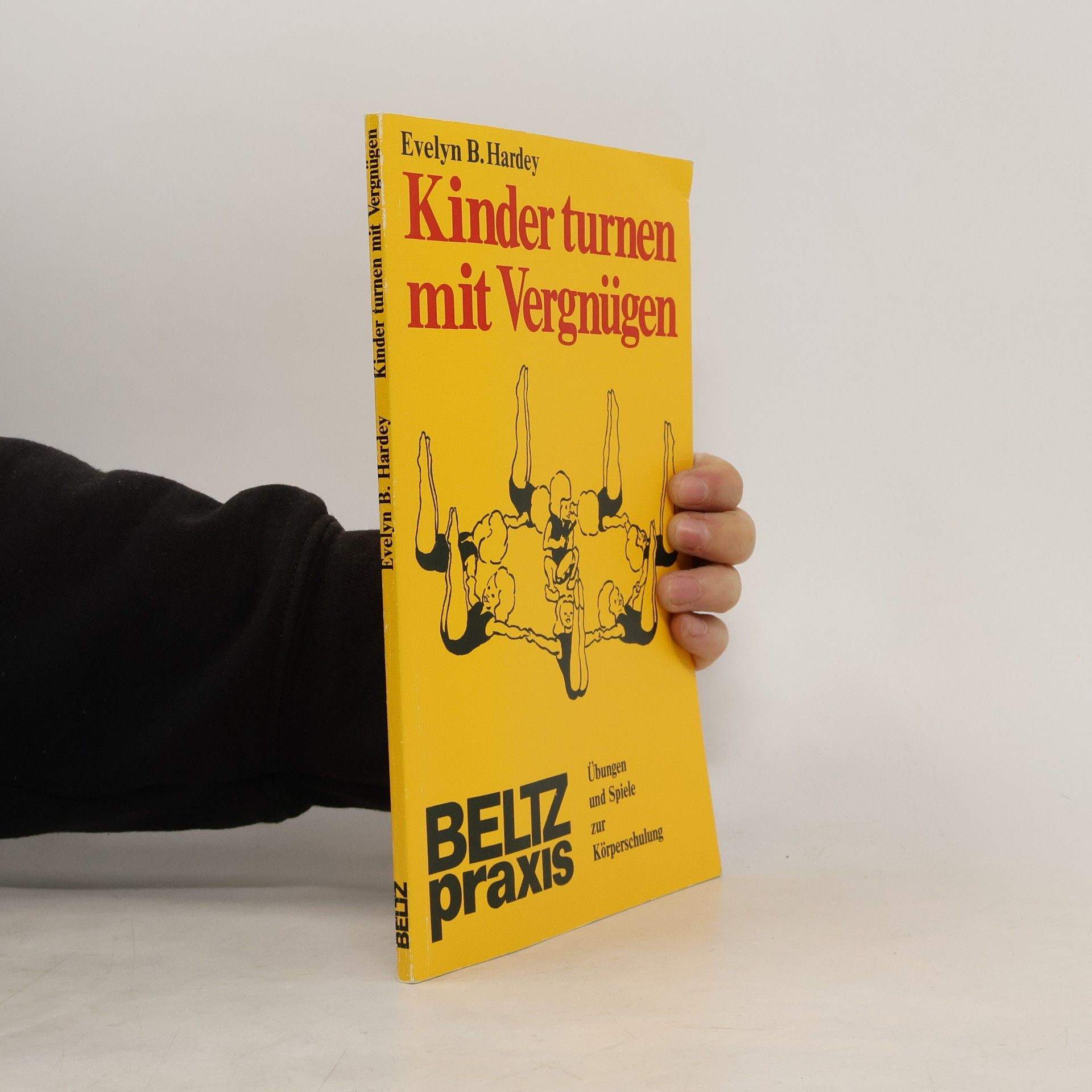 Evelyn Hardey Kinder turnen mit Vergnügen