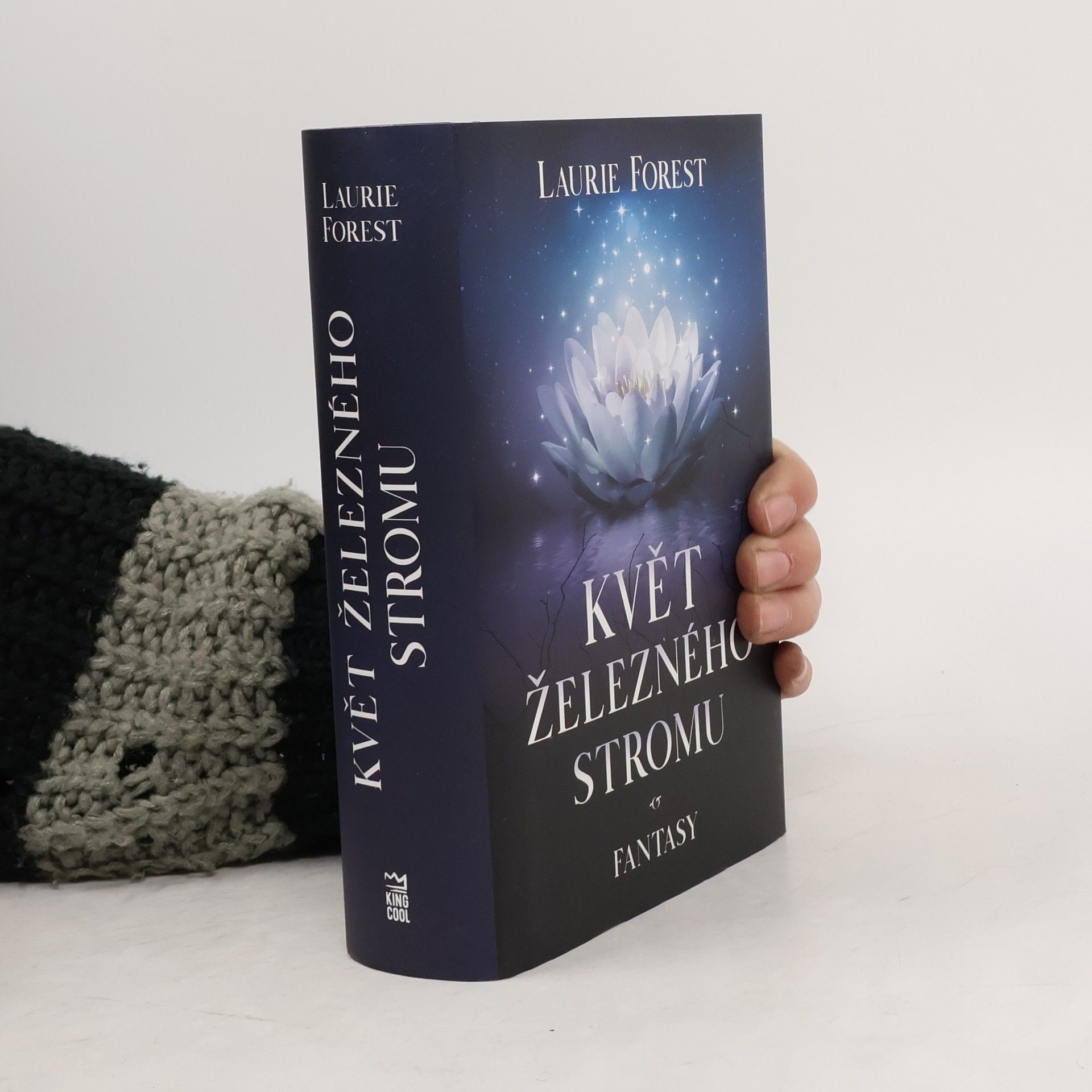 Laurie Forest Květ železného stromu