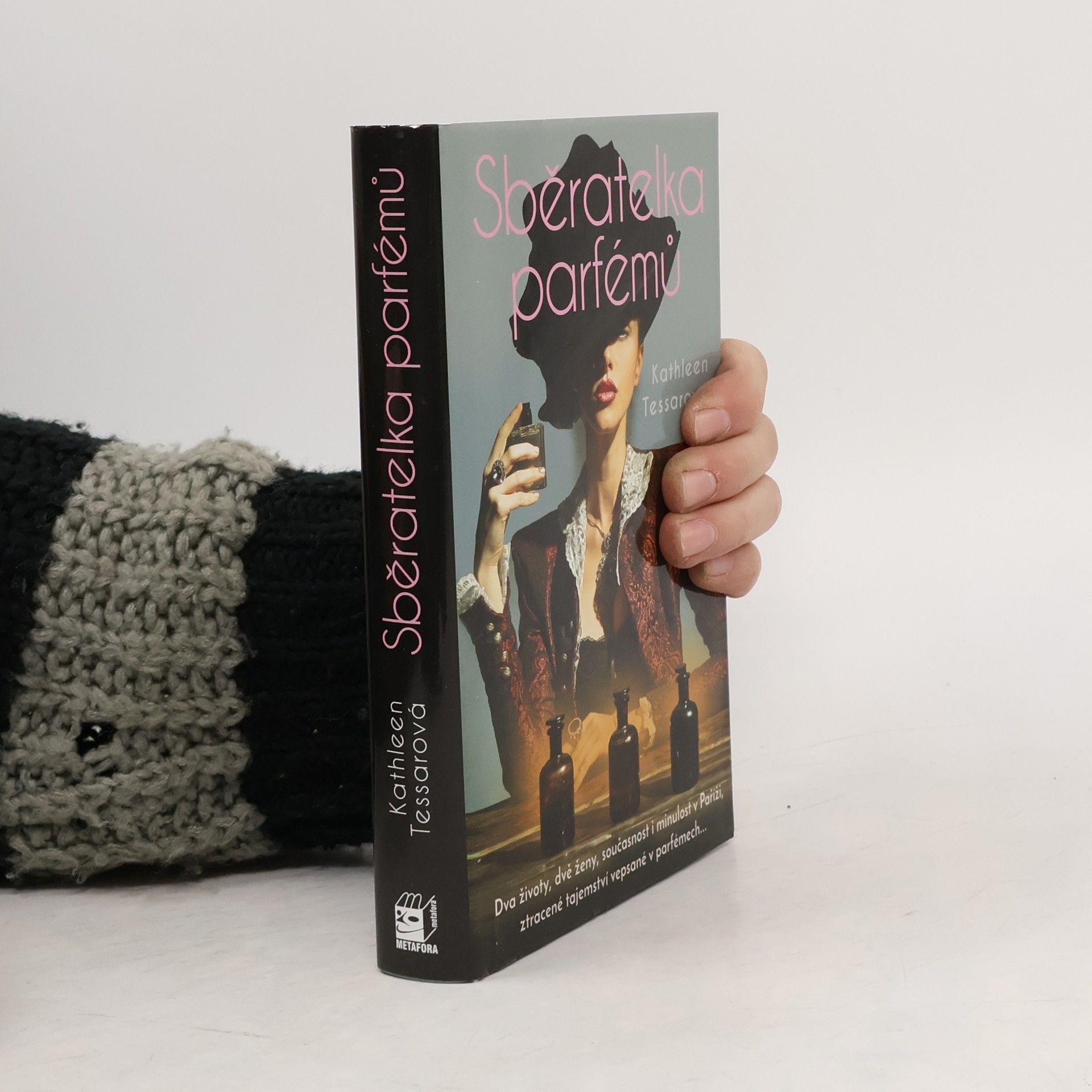 Kathleen Tessaro Sběratelka parfémů