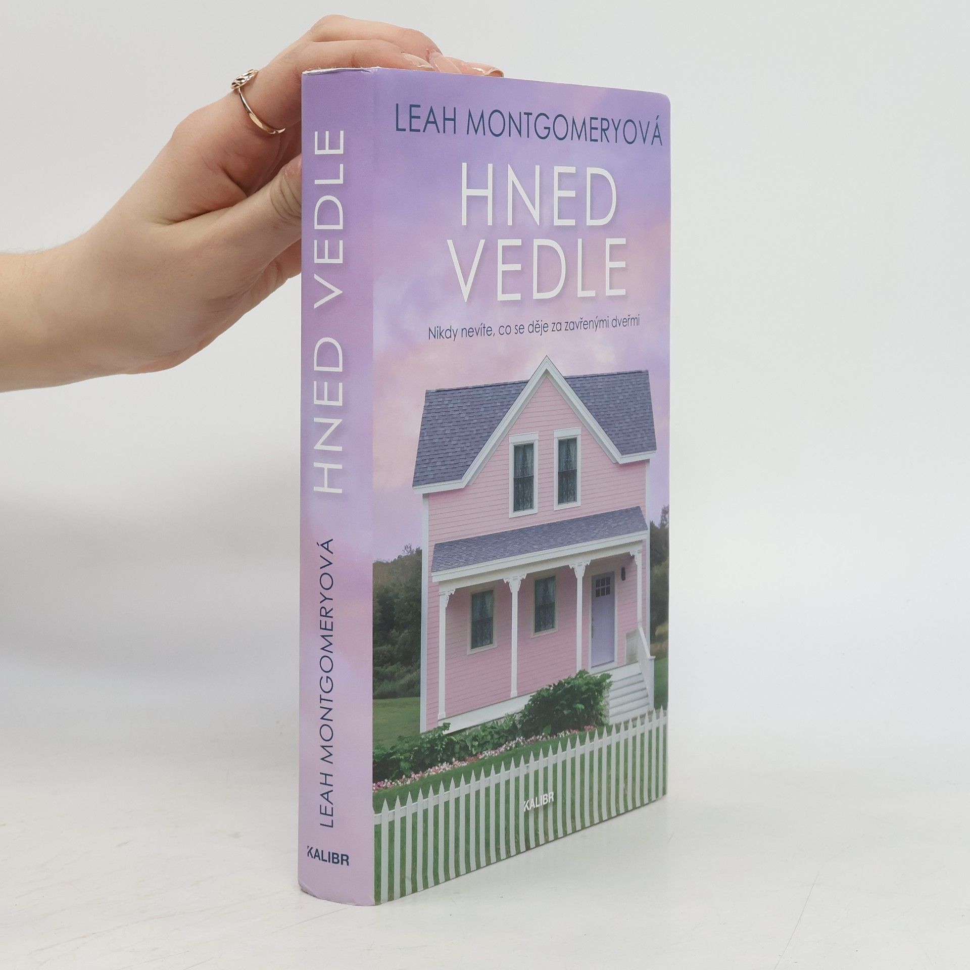 Leah Montgomery Hned vedle