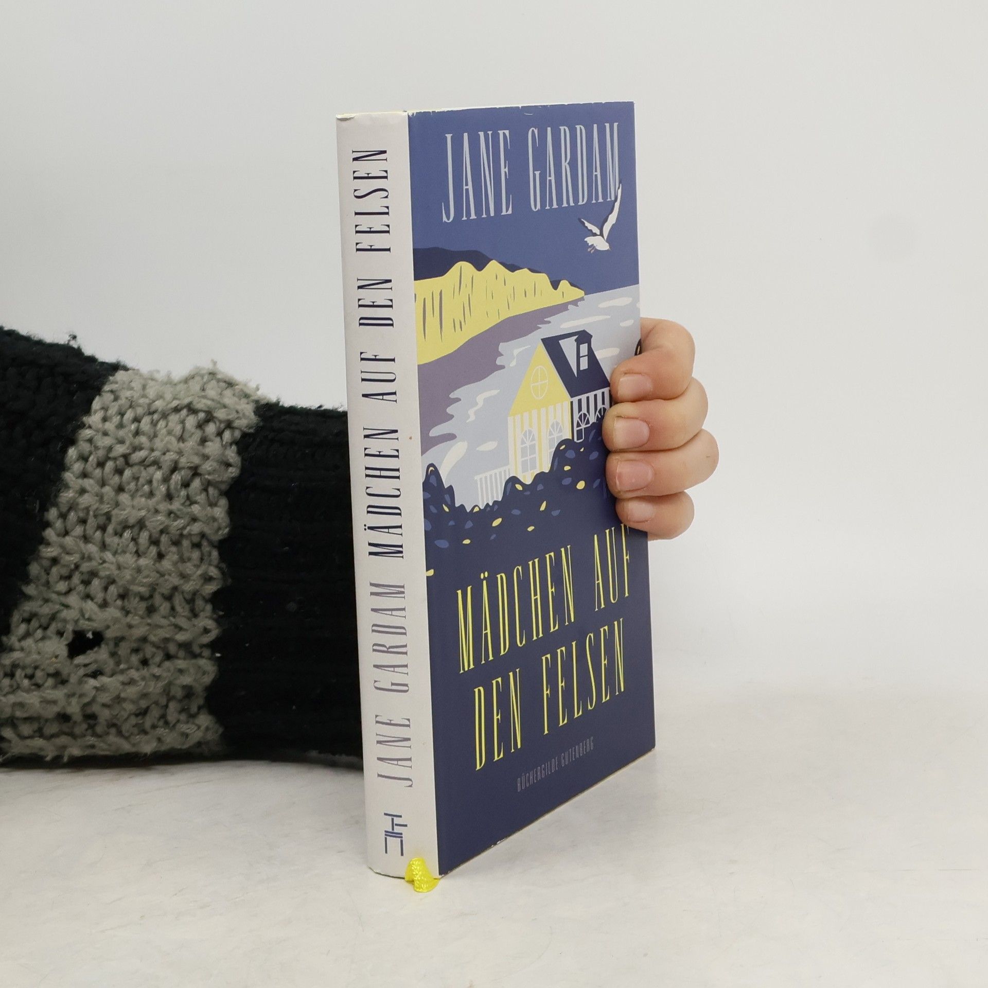 Mädchen auf den Felsen