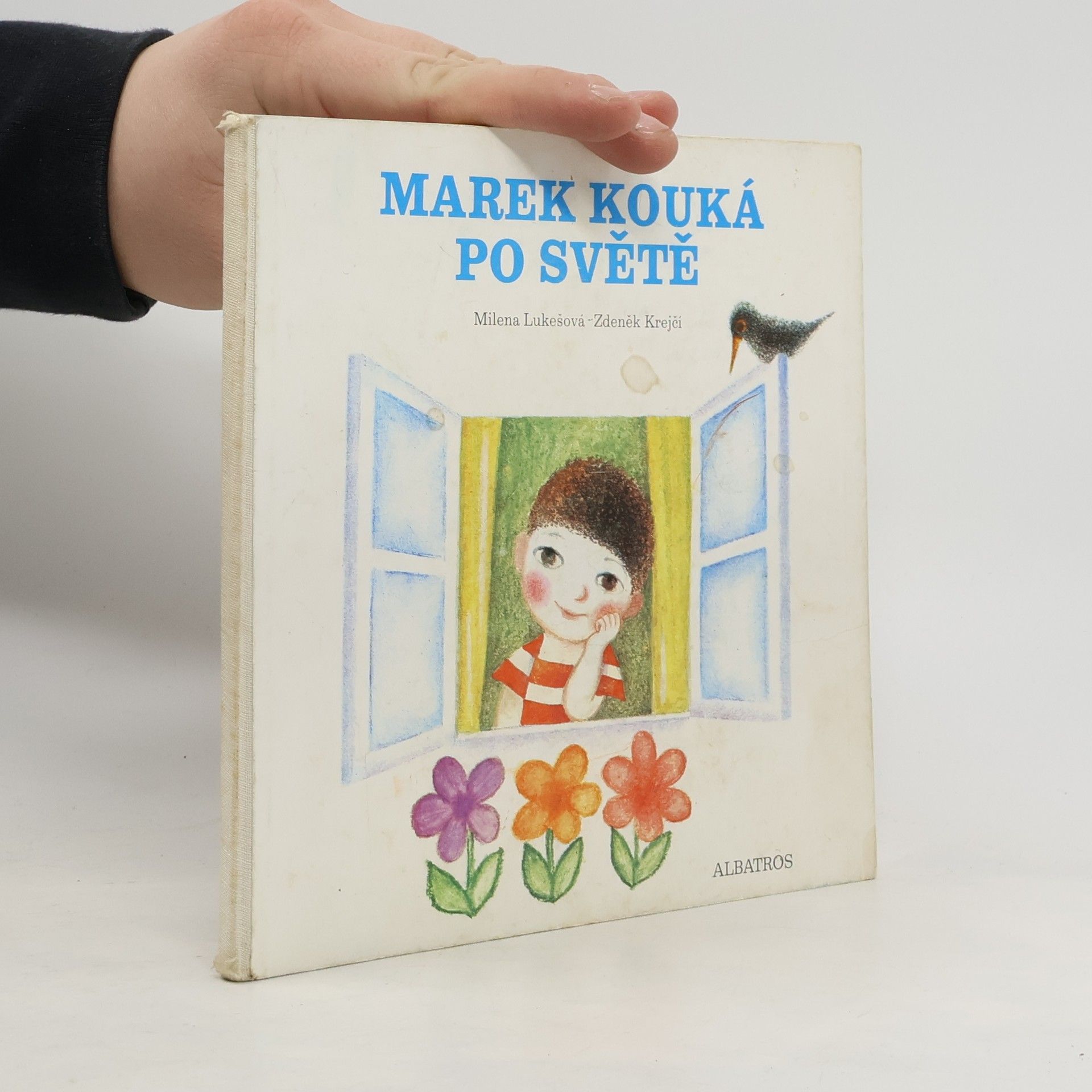 Marek kouká po světě