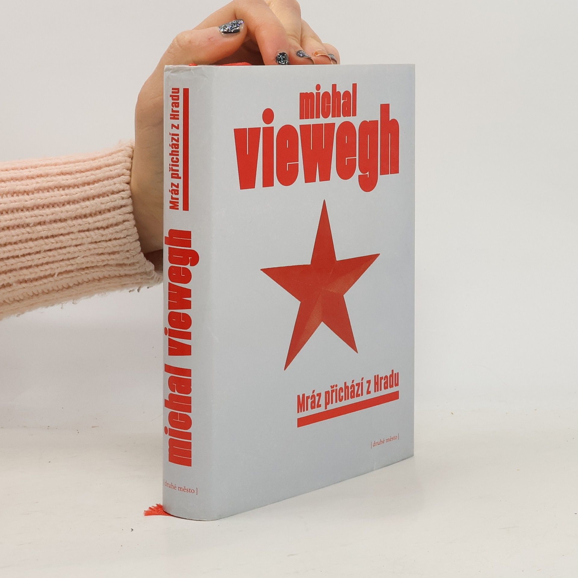 Michal Viewegh Mráz přichází z Hradu