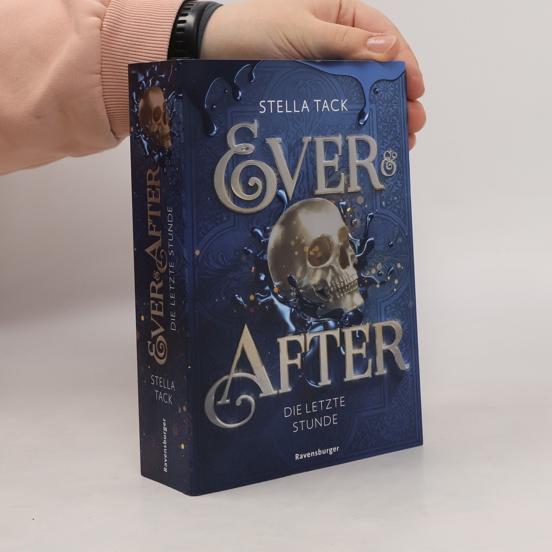 Ever & After, Band 3: Die letzte Stunde (Knisternde Märchen-Fantasy der SPIEGEL-Bestsellerautorin Stella Tack | Limitierte Auflage mit Farbschnitt)